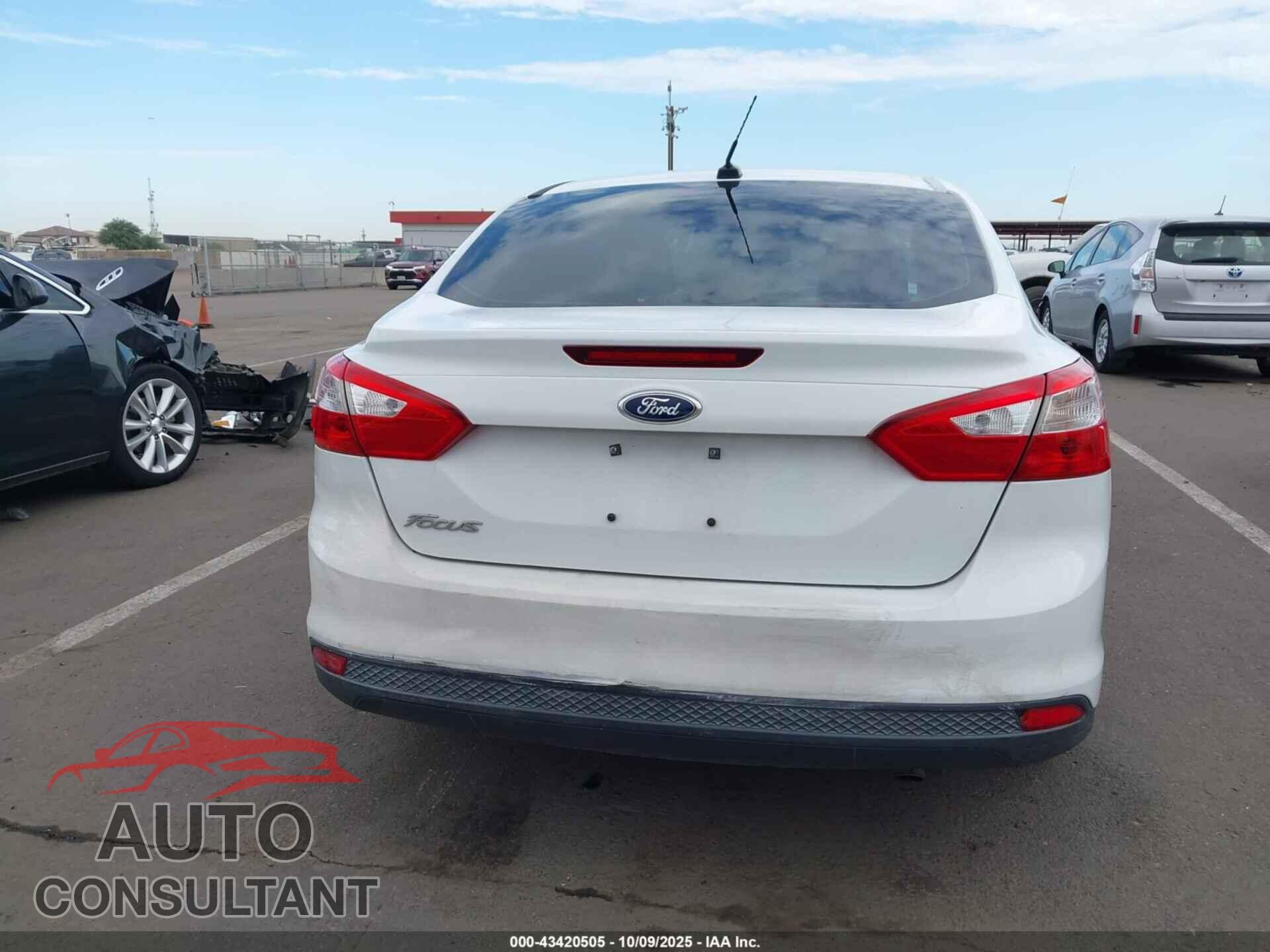 FORD FOCUS 2014 - 1FADP3E23EL247839