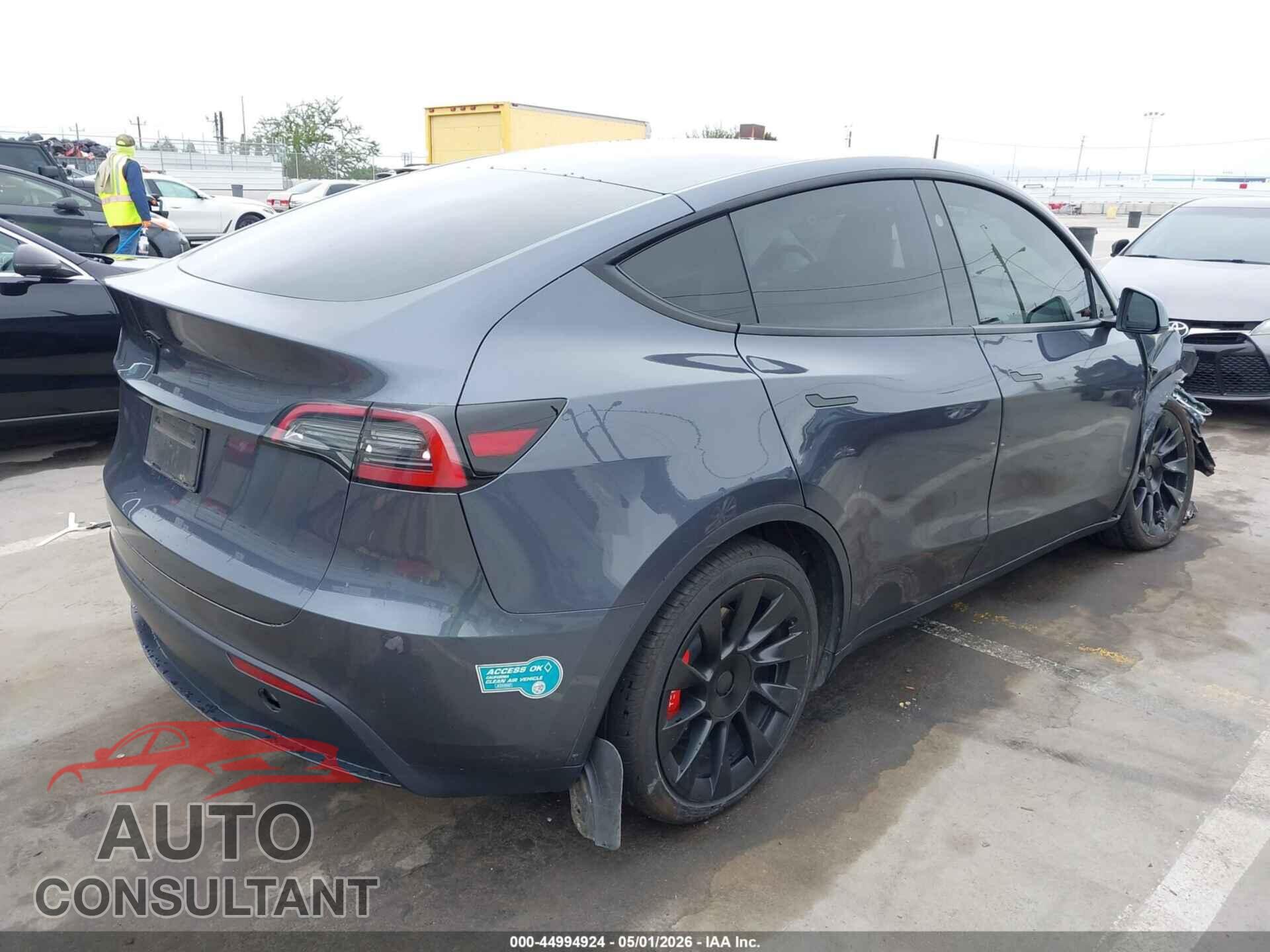 TESLA MODEL Y 2023 - 7SAYGDEDXPF966310