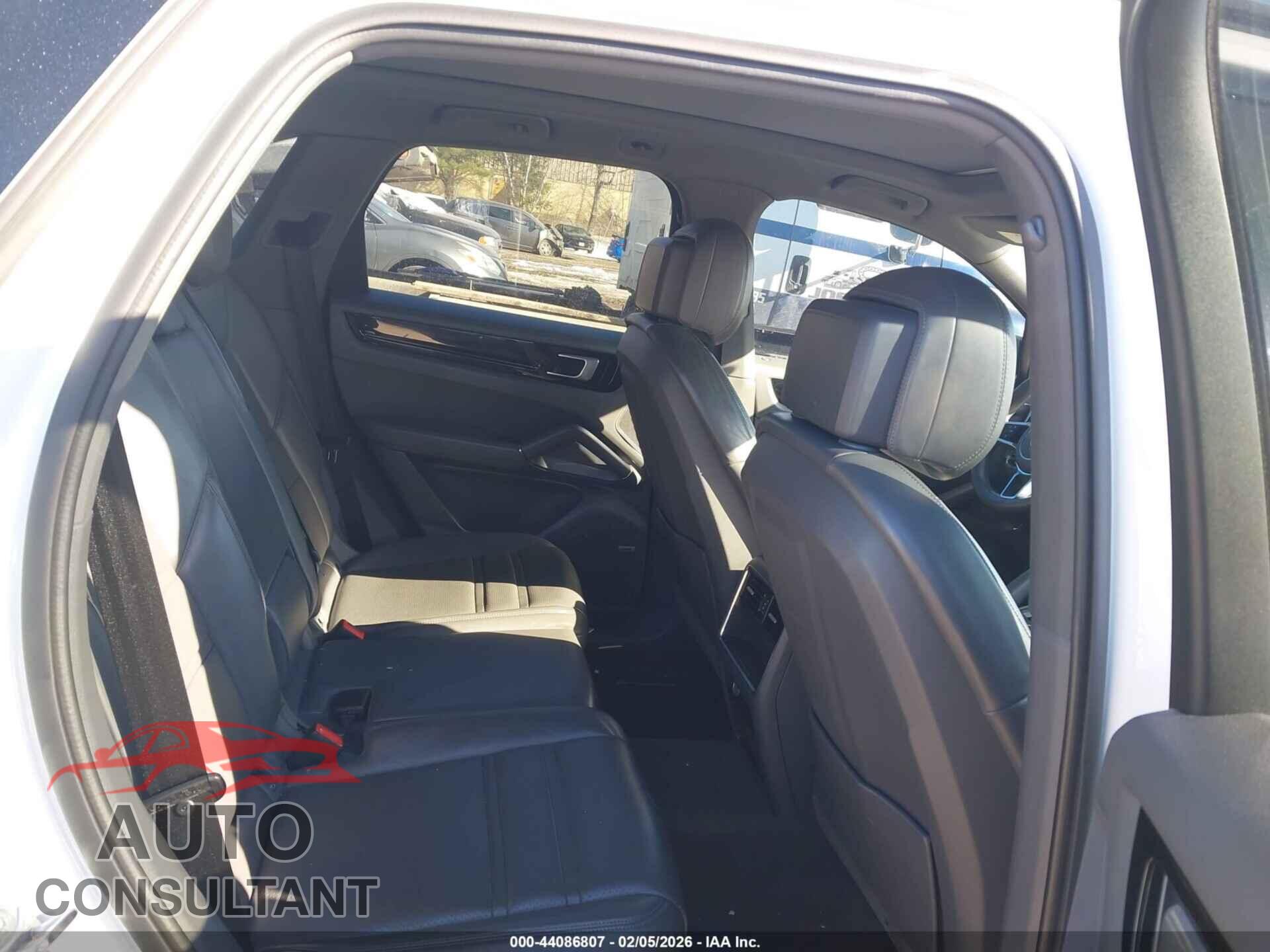 PORSCHE CAYENNE 2021 - WP1AA2AY1MDA04010