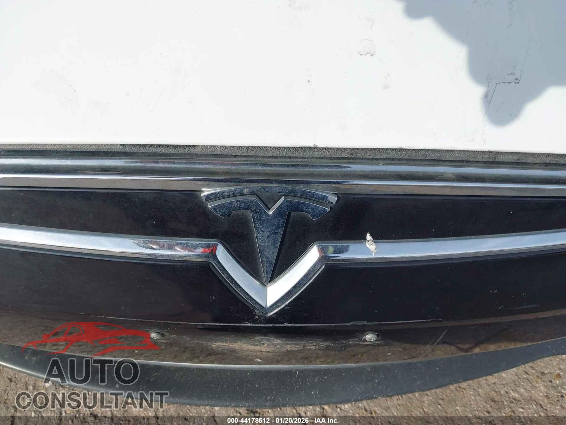 TESLA MODEL S 2015 - 5YJSA1E18FF102704