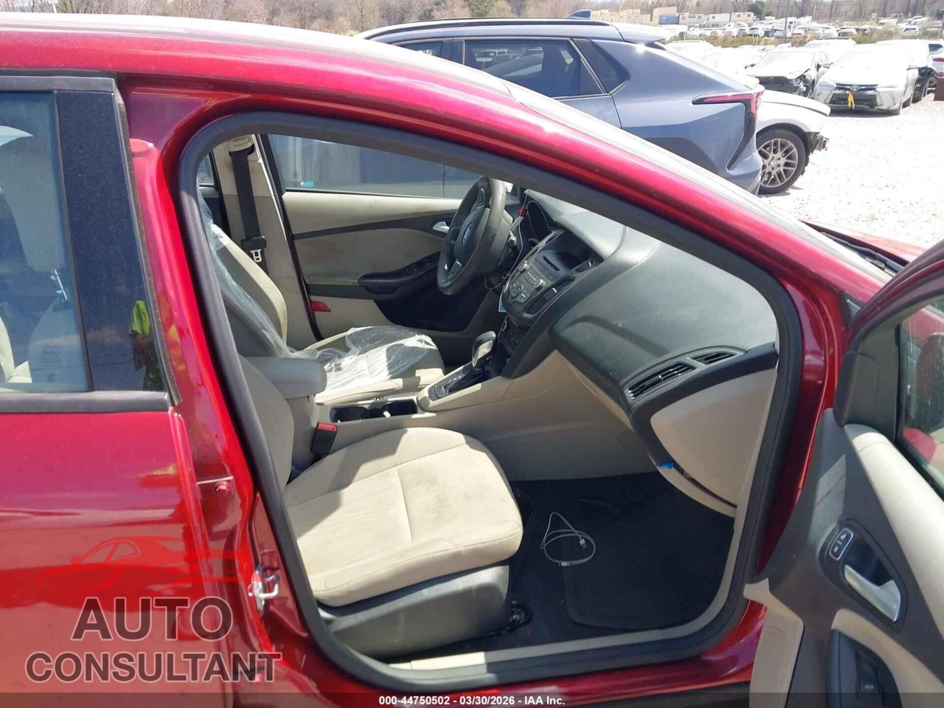 FORD FOCUS 2017 - 1FADP3F2XHL209785