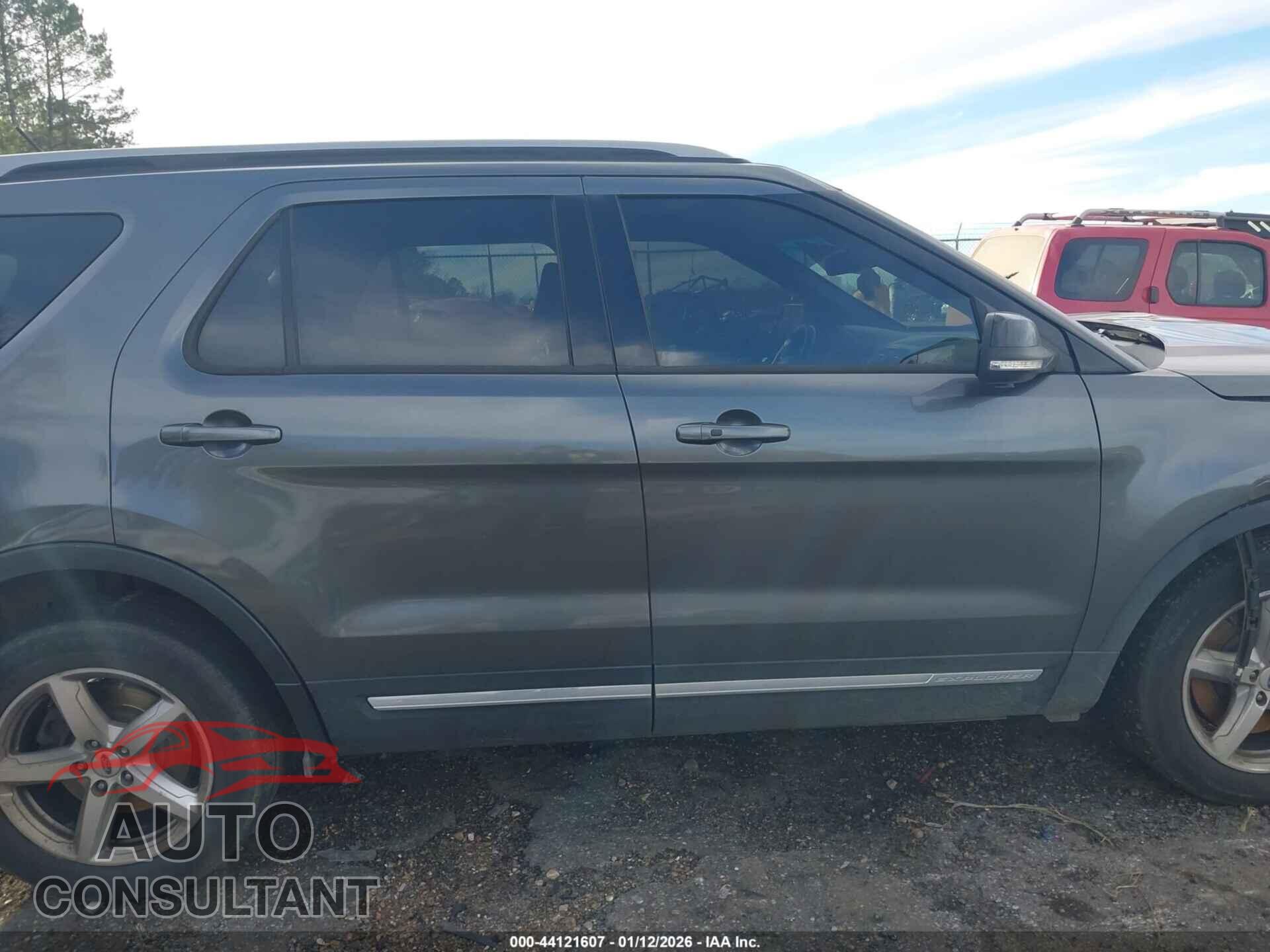 FORD EXPLORER 2018 - 1FM5K7D88JGB85279