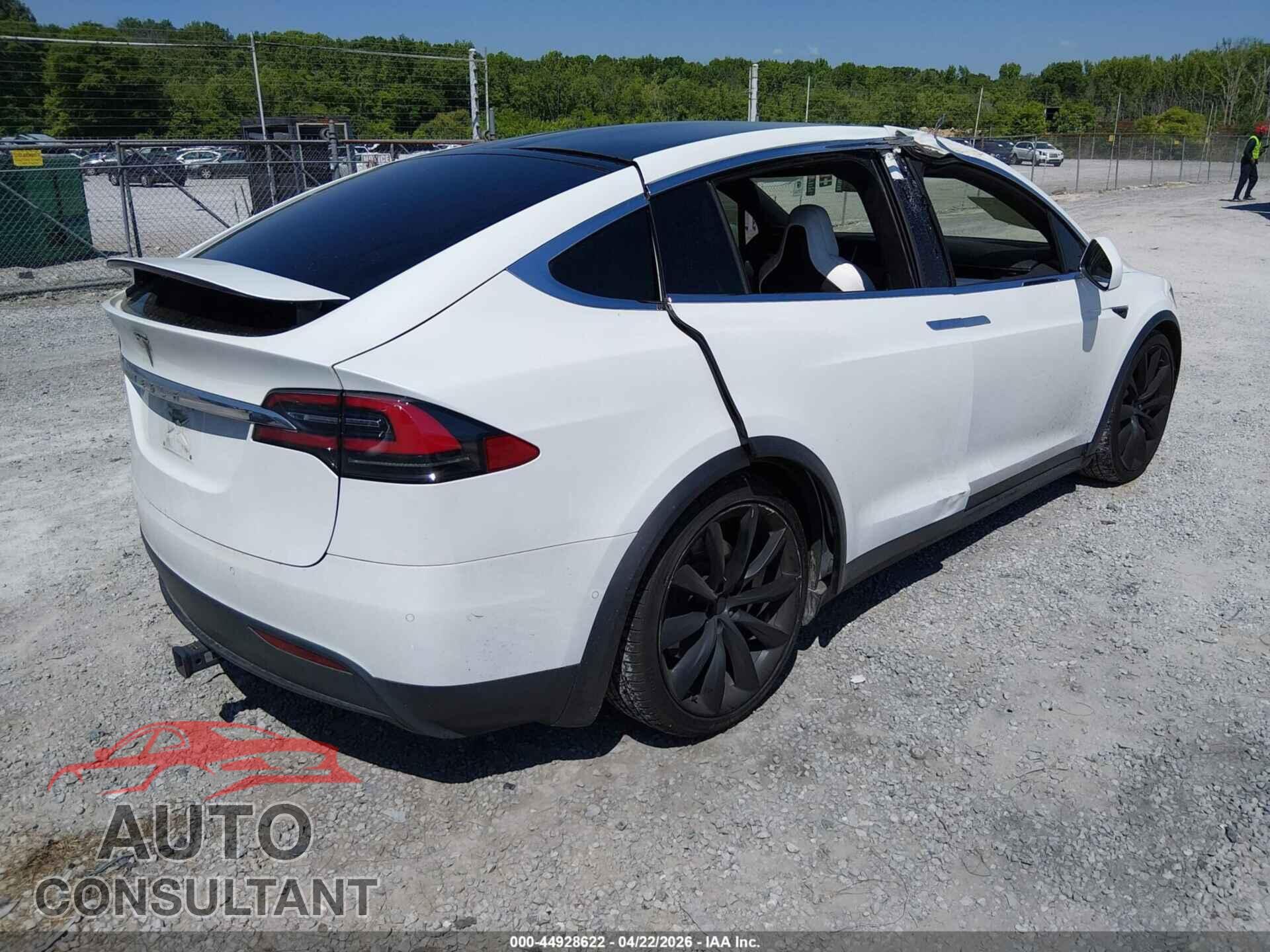 TESLA MODEL X 2018 - 5YJXCBE21JF103278