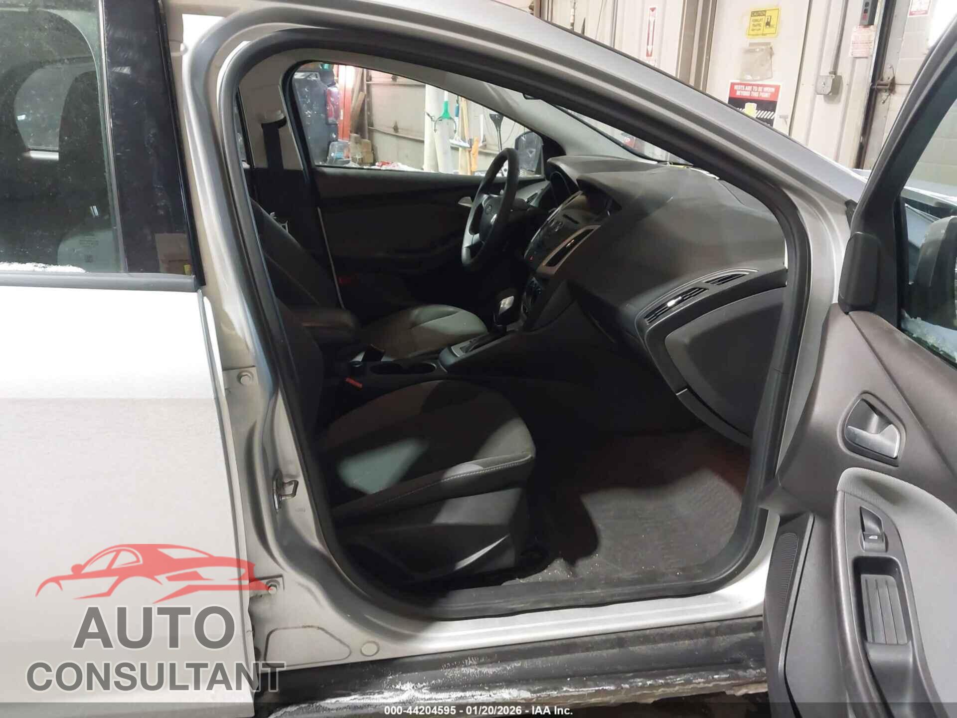 FORD FOCUS 2012 - 1FAHP3F2XCL445735