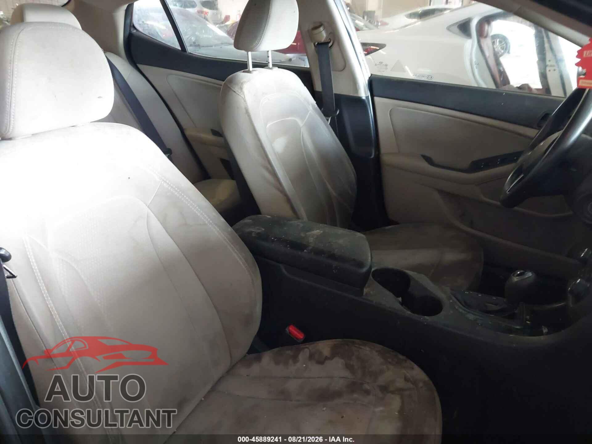 KIA OPTIMA 2011 - KNAGM4A77B5185656