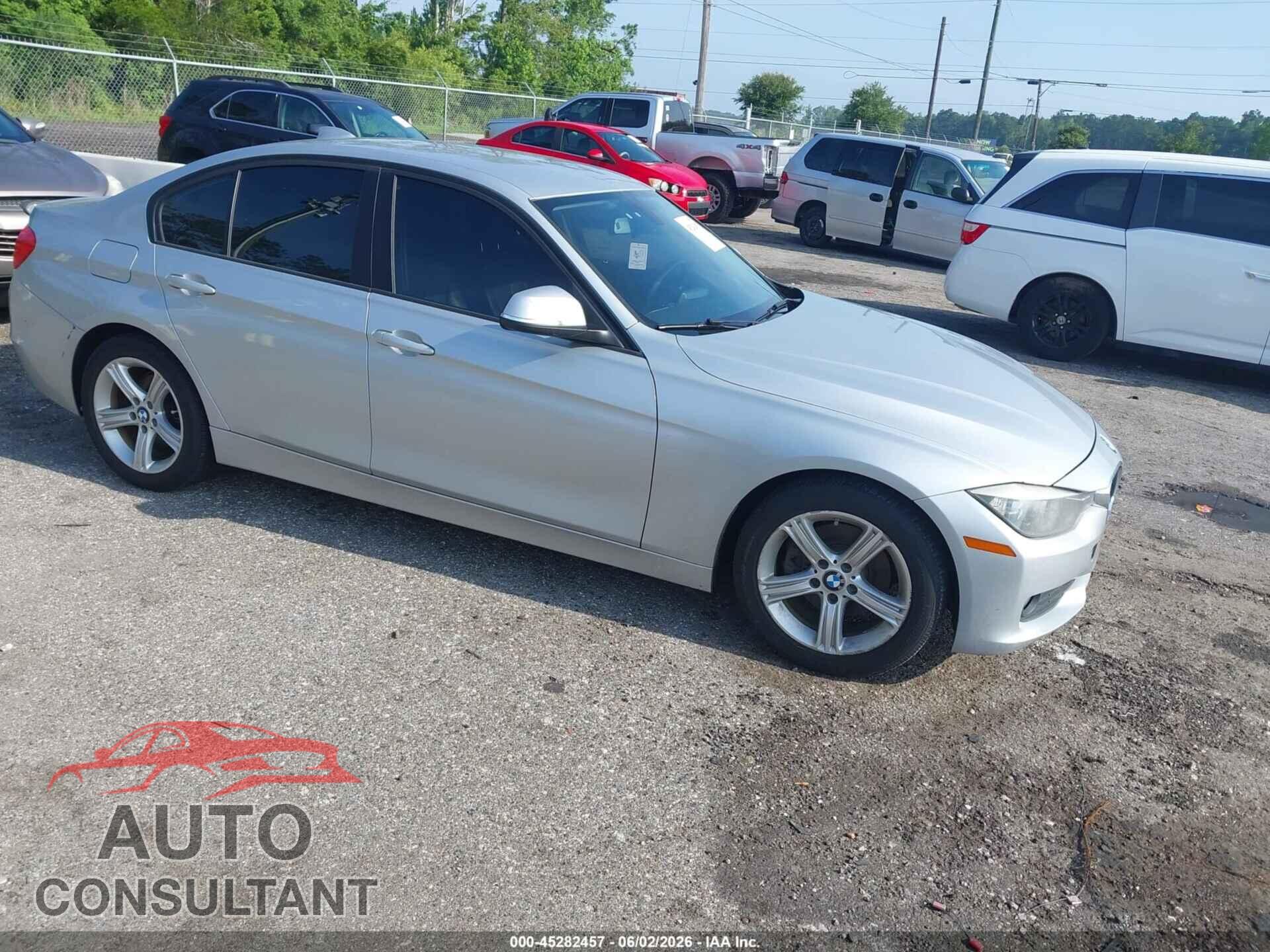 BMW 320I 2014 - WBA3B1G53ENT00539
