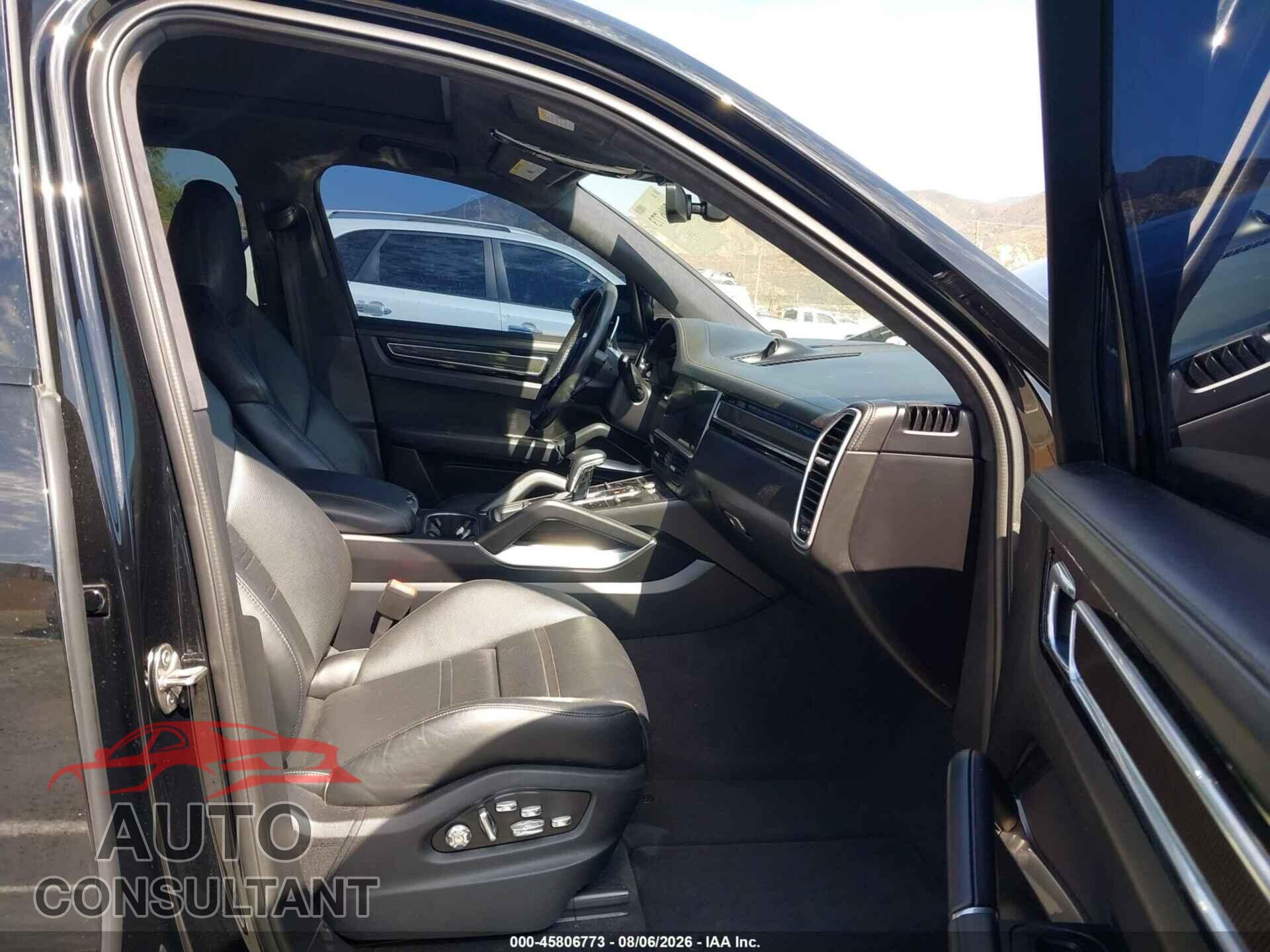PORSCHE CAYENNE 2020 - WP1AF2AY0LDA39671