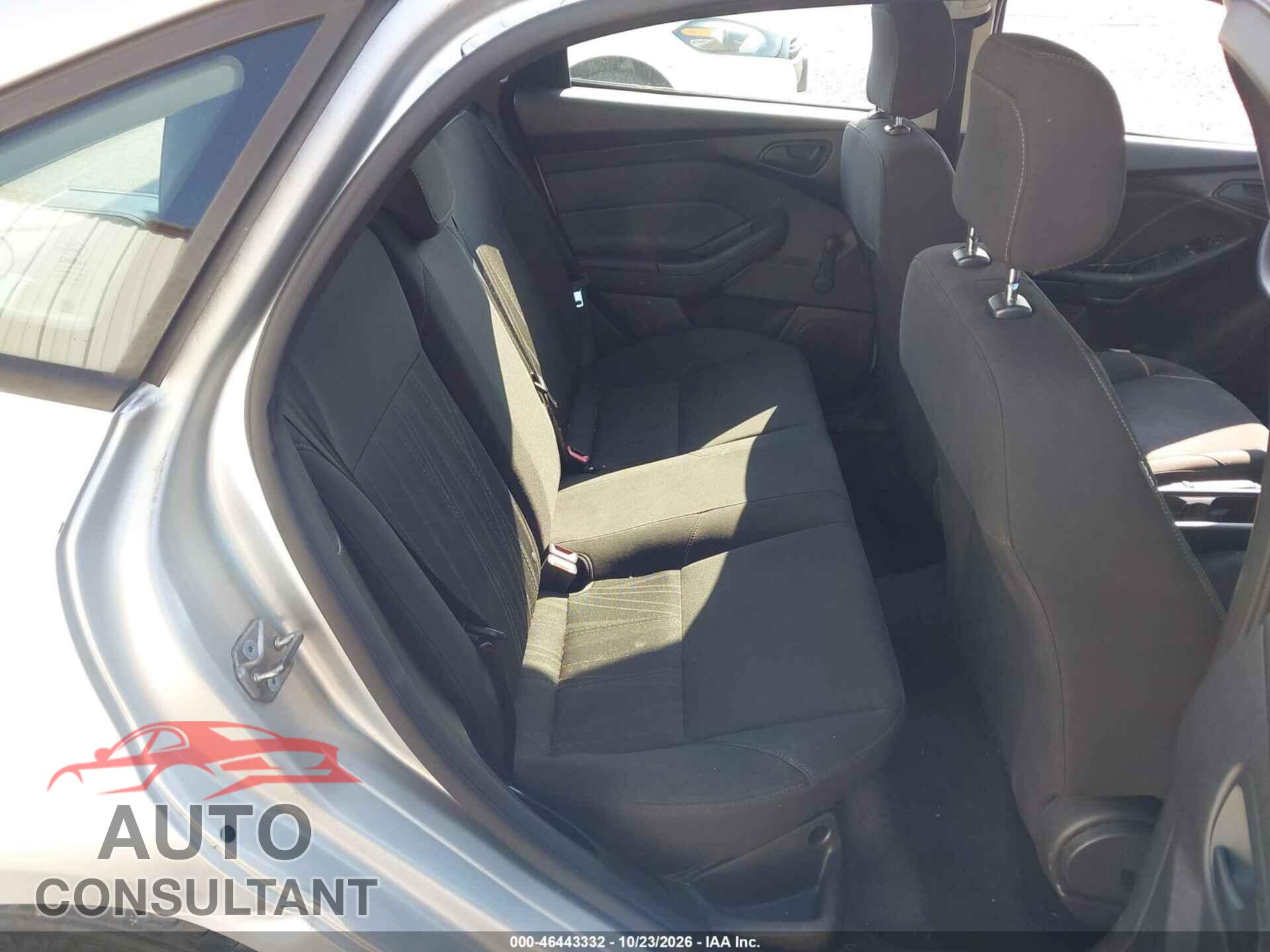 FORD FOCUS 2015 - 1FADP3E23FL247597
