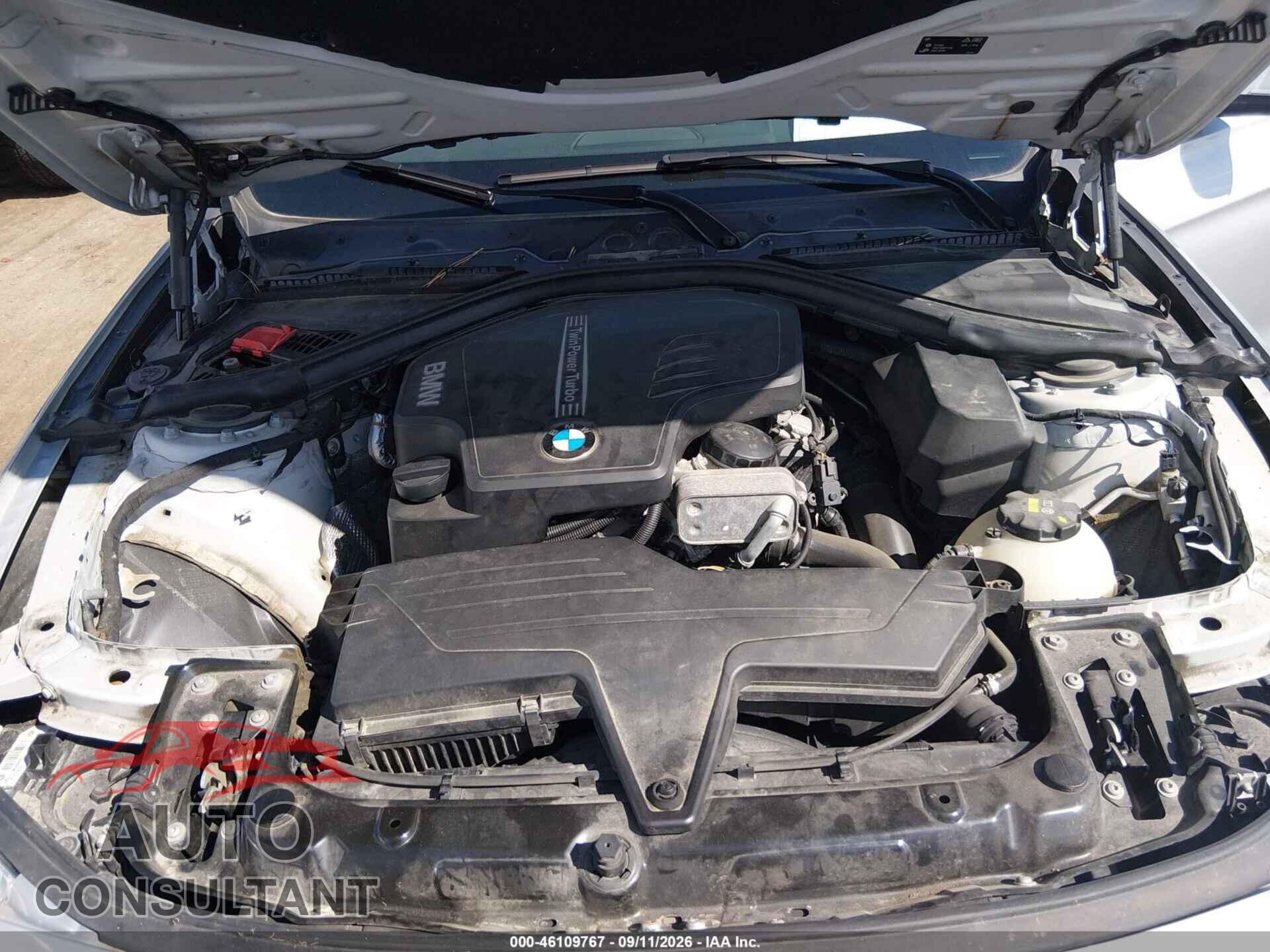 BMW 320I 2016 - WBA8E5G55GNU19832