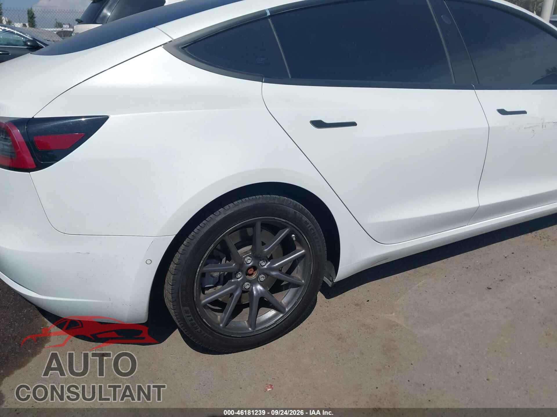 TESLA MODEL 3 2018 - 5YJ3E1EA5JF052037
