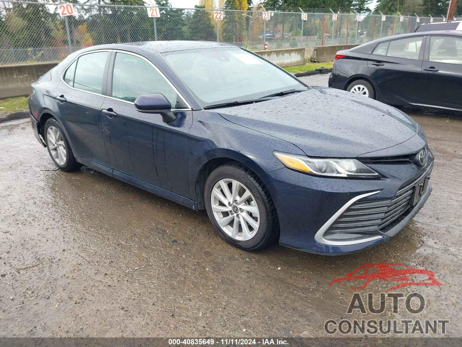 TOYOTA CAMRY 2022 - 4T1C11AK8NU623779
