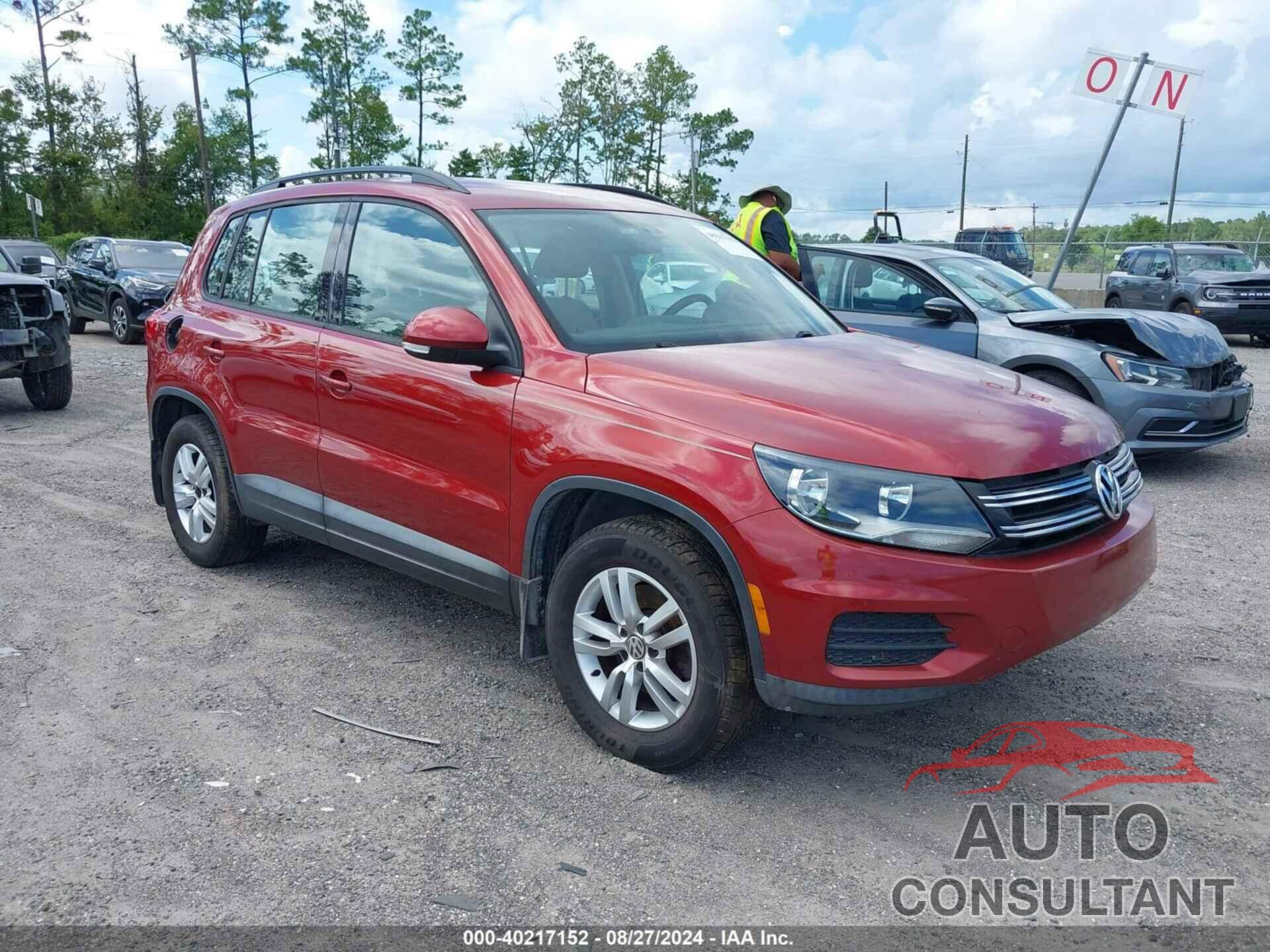 VOLKSWAGEN TIGUAN 2016 - WVGAV7AX7GW061486