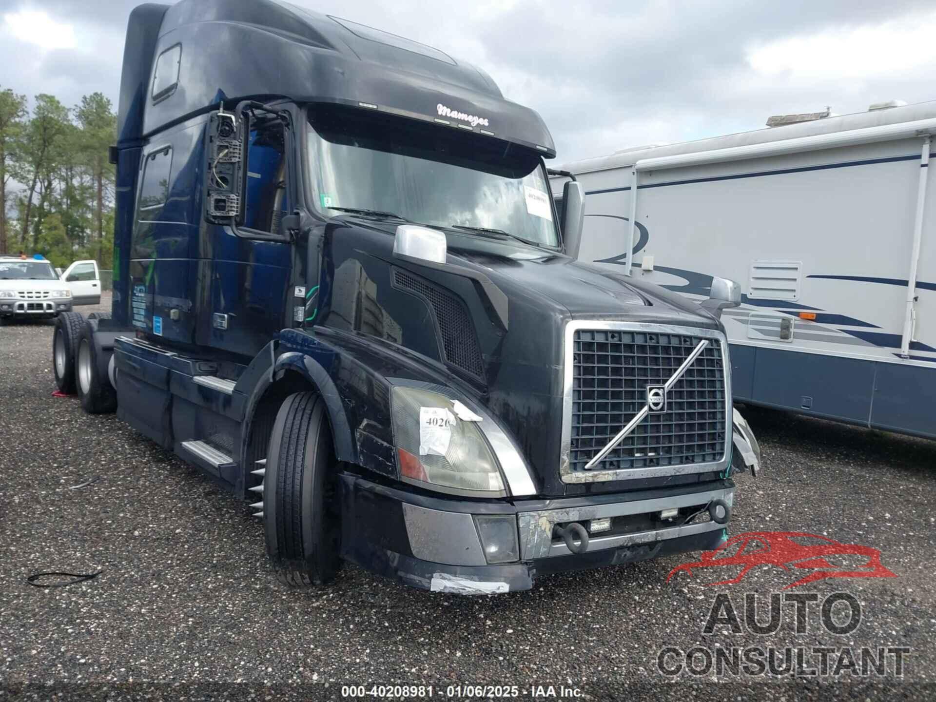 VOLVO VN 2014 - 4V4NC9EH8EN138920