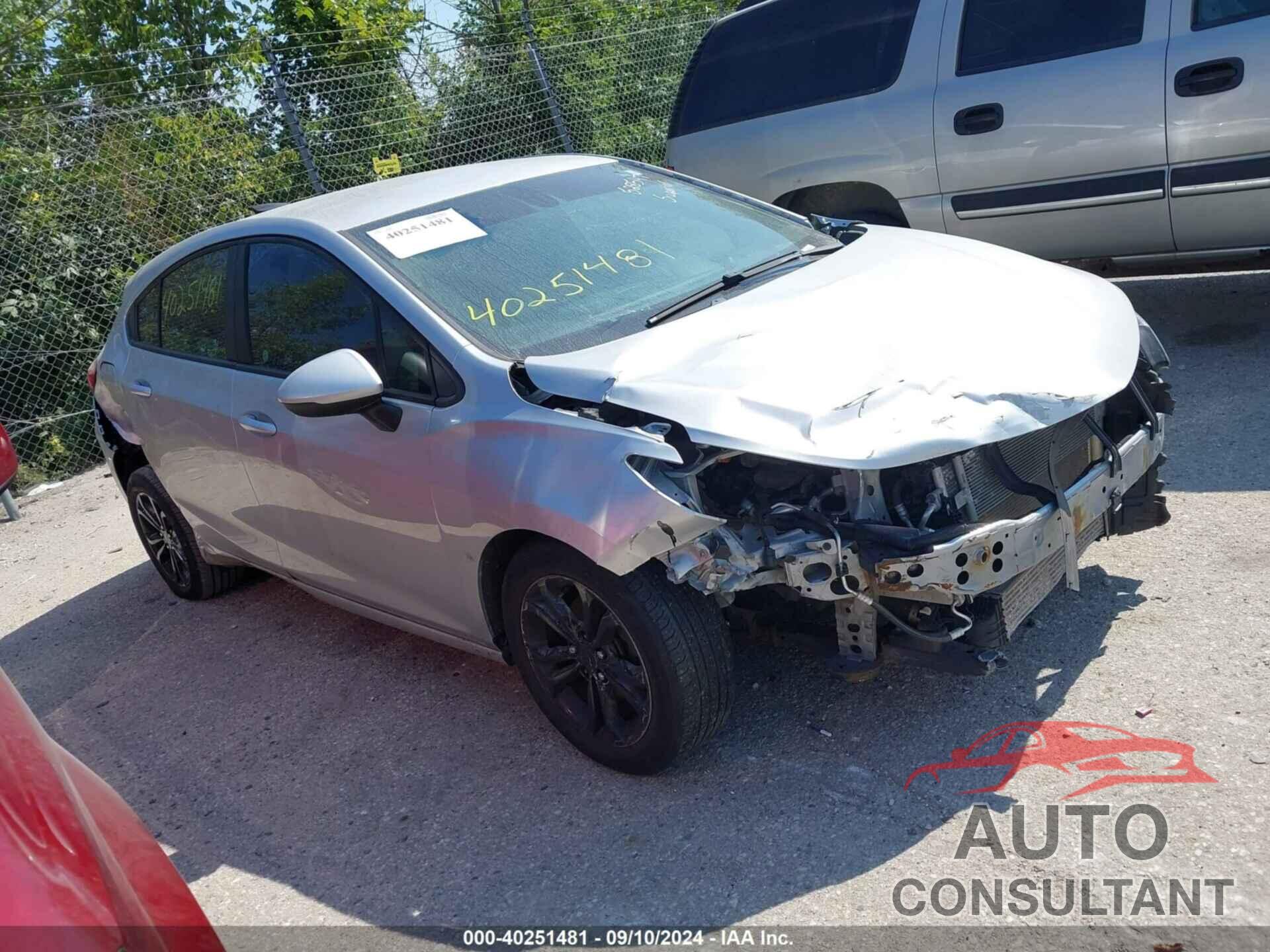 CHEVROLET CRUZE 2019 - 3G1BC6SM0KS528547