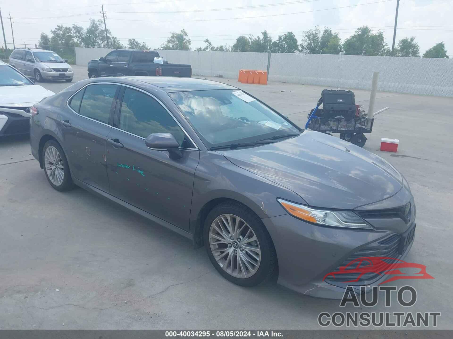 TOYOTA CAMRY 2018 - 4T1B11HK5JU041604