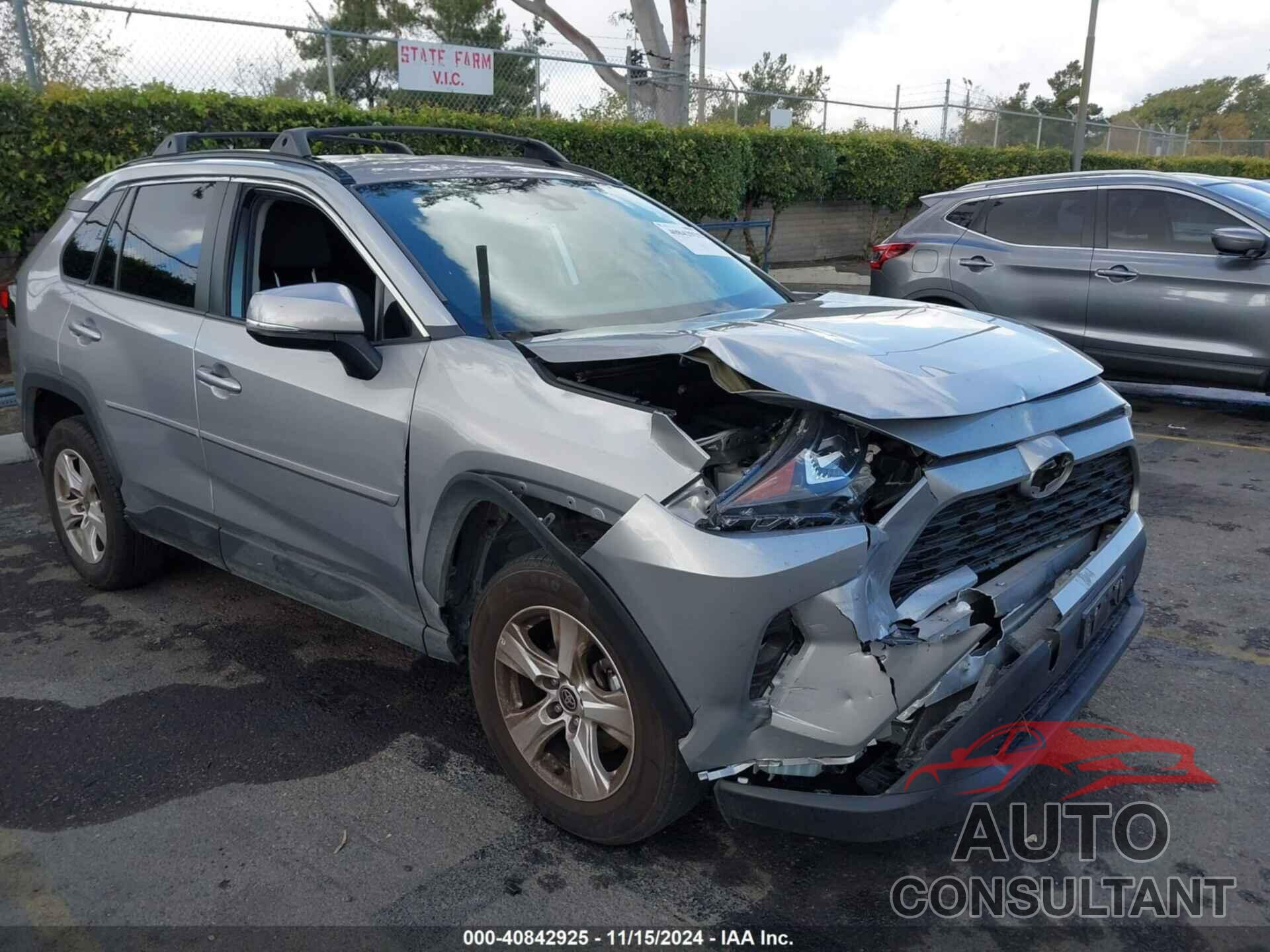 TOYOTA RAV4 2021 - 2T3W1RFV5MC121592