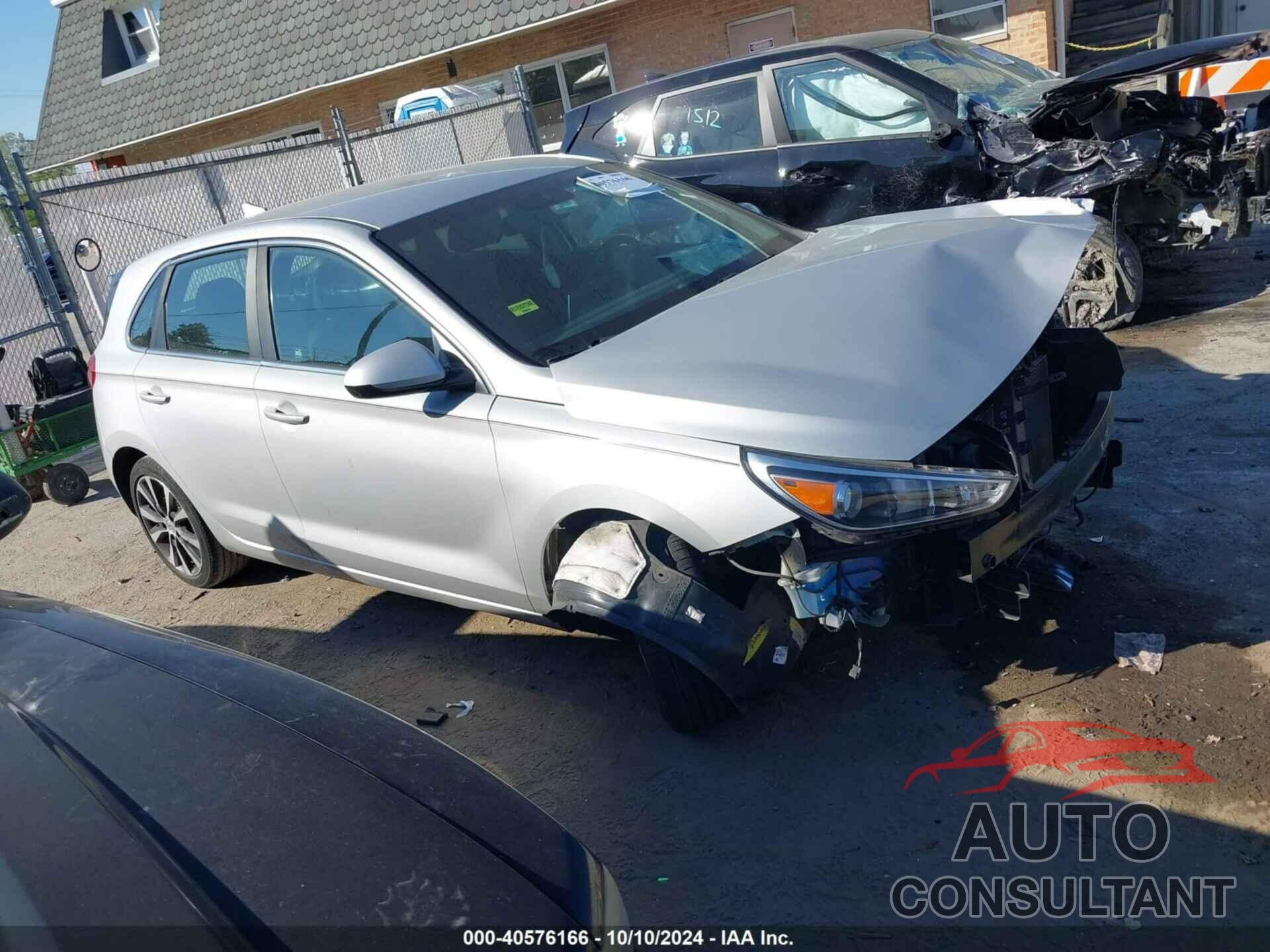 HYUNDAI ELANTRA GT 2018 - KMHH35LE4JU028565