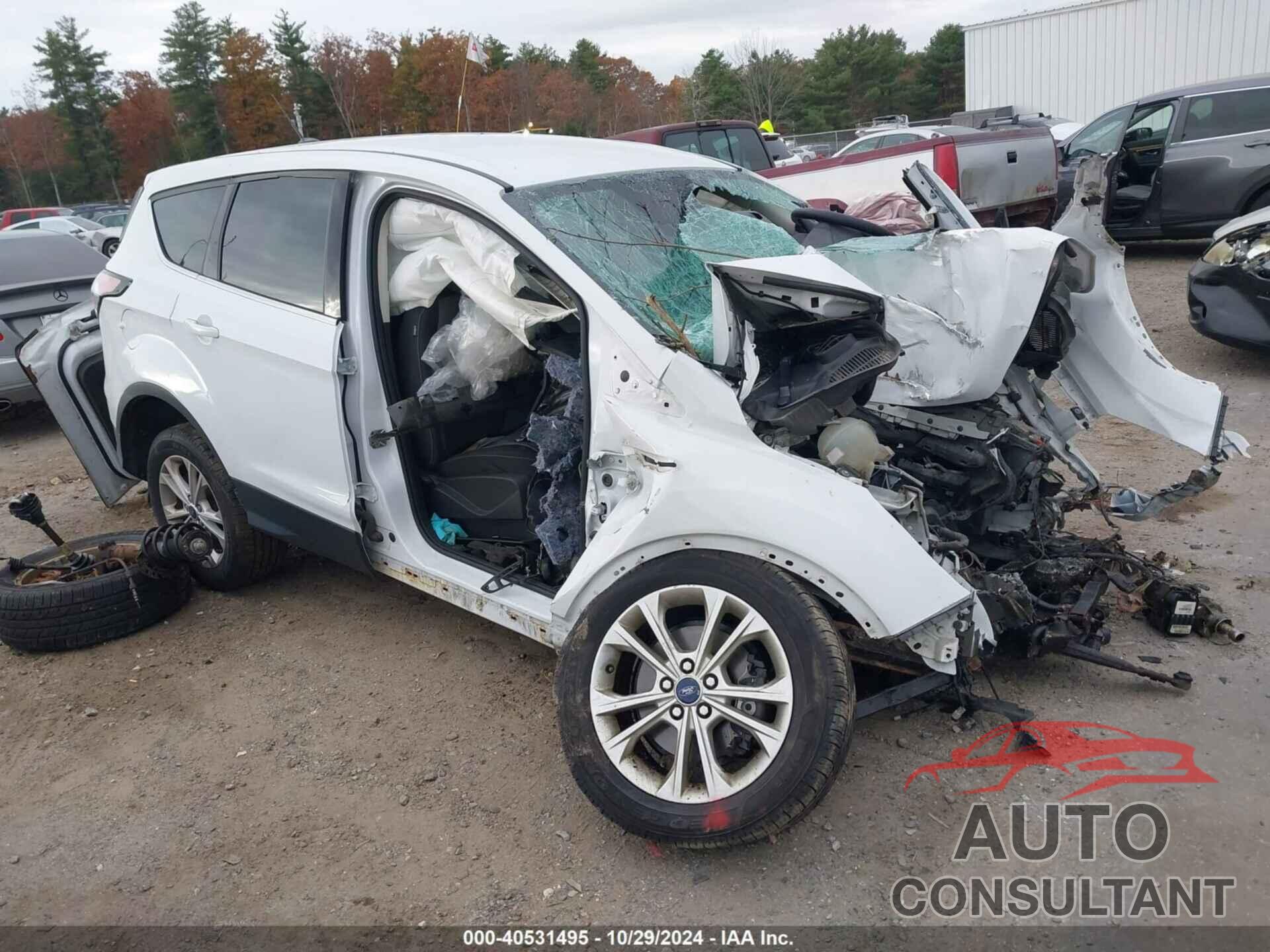 FORD ESCAPE 2017 - 1FMCU9GD2HUE61148