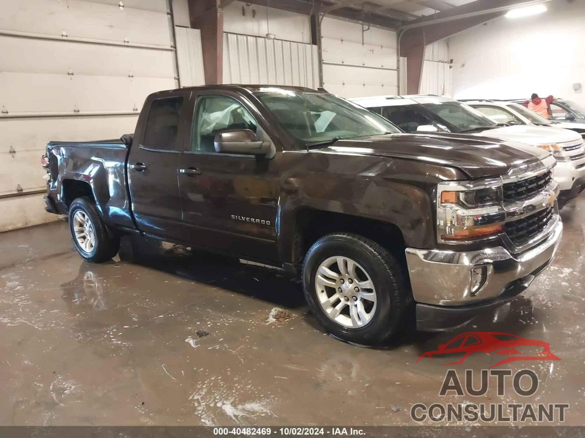 CHEVROLET SILVERADO 1500 2018 - 1GCVKREC8JZ193101