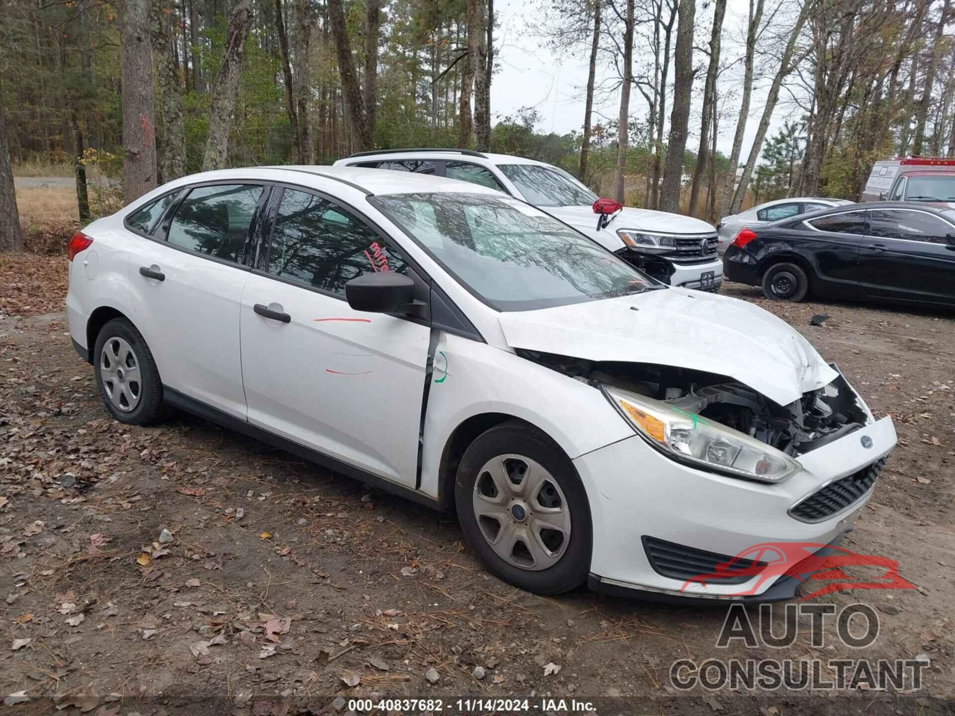 FORD FOCUS 2017 - 1FADP3E28HL227283