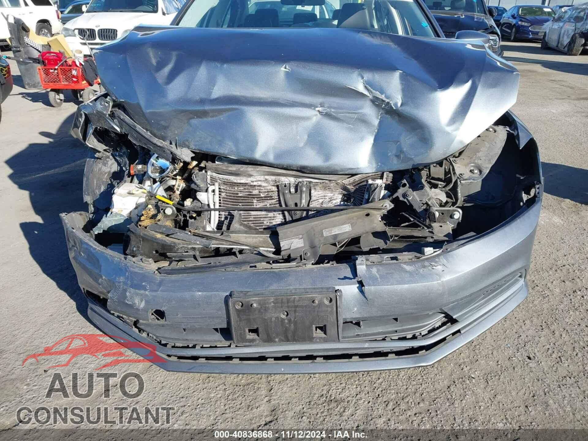 VOLKSWAGEN JETTA 2017 - 3VWDB7AJ7HM334379
