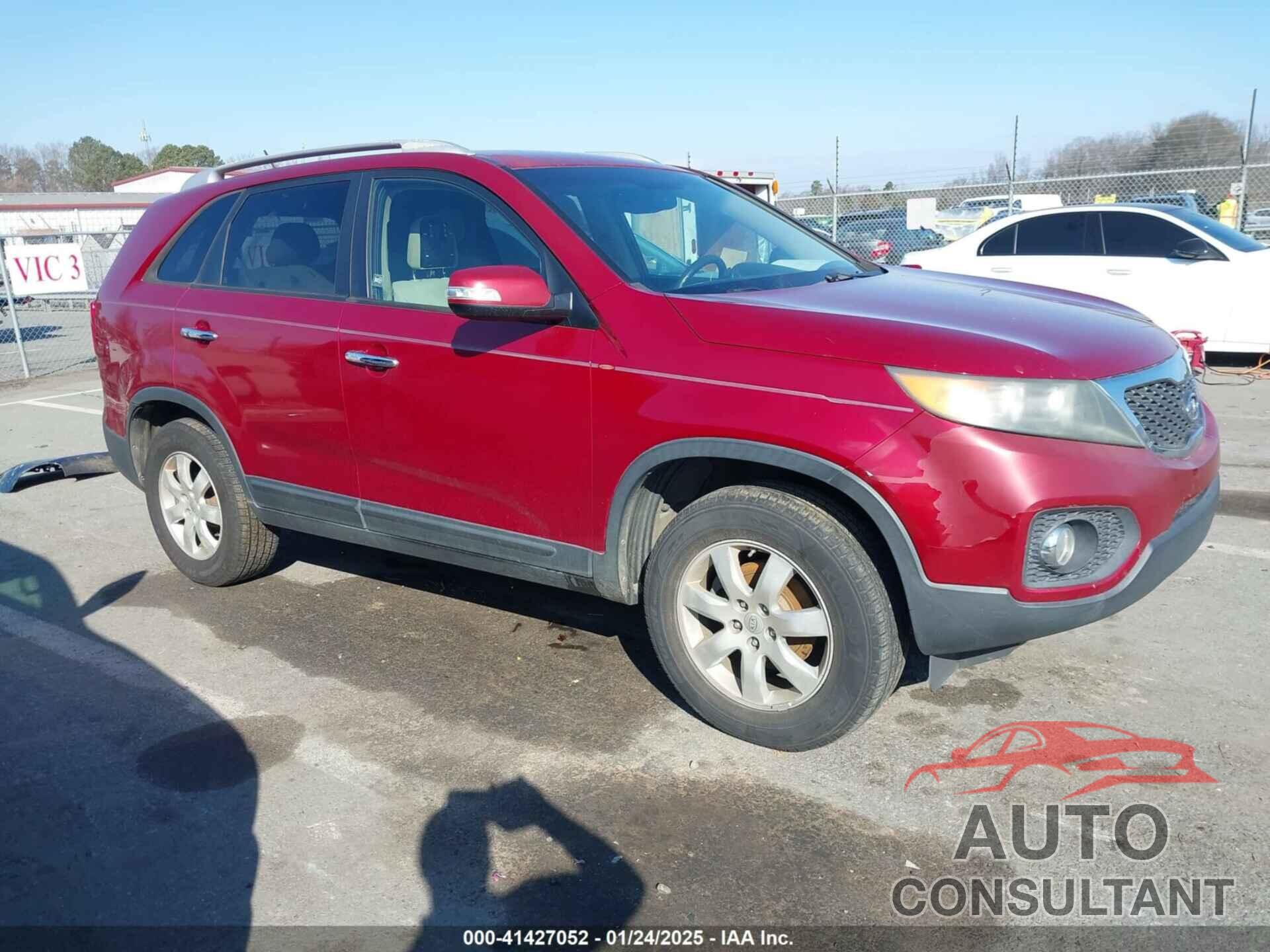 KIA SORENTO 2011 - 5XYKT3A14BG083244