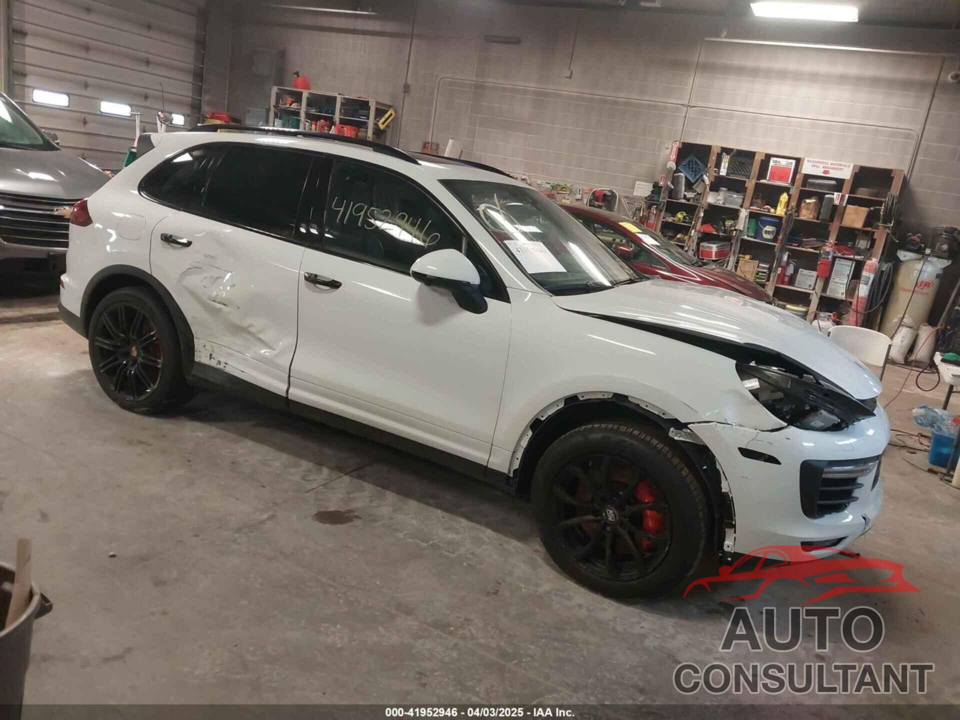 PORSCHE CAYENNE 2017 - WP1AC2A25HLA92500
