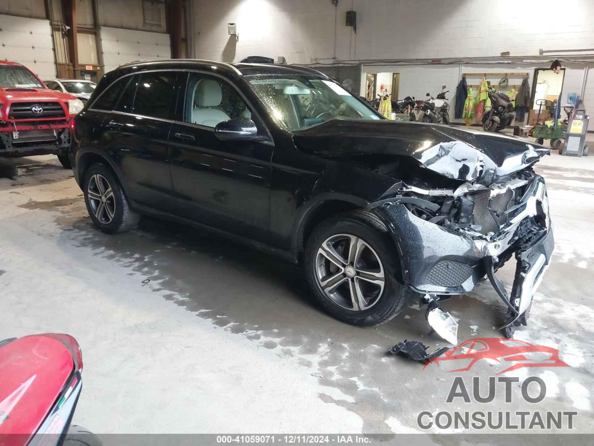 MERCEDES-BENZ GLC 300 2016 - WDC0G4KB3GF068036