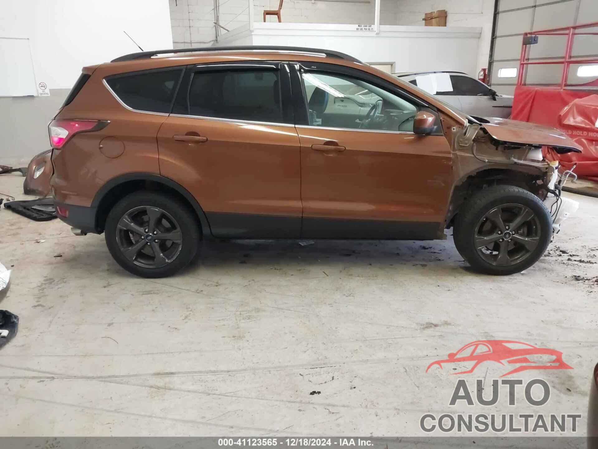 FORD ESCAPE 2017 - 1FMCU9G95HUA45168