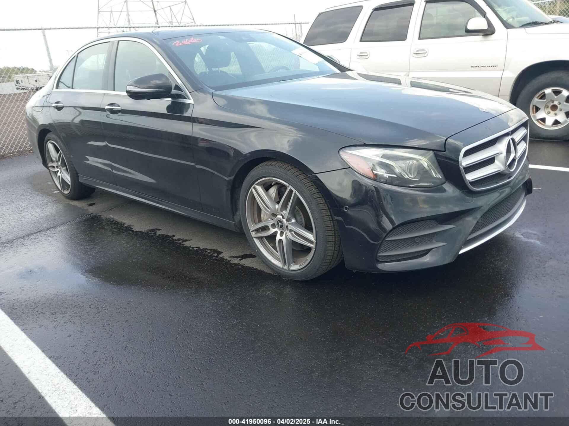 MERCEDES-BENZ E 300 2019 - WDDZF4JB2KA490456