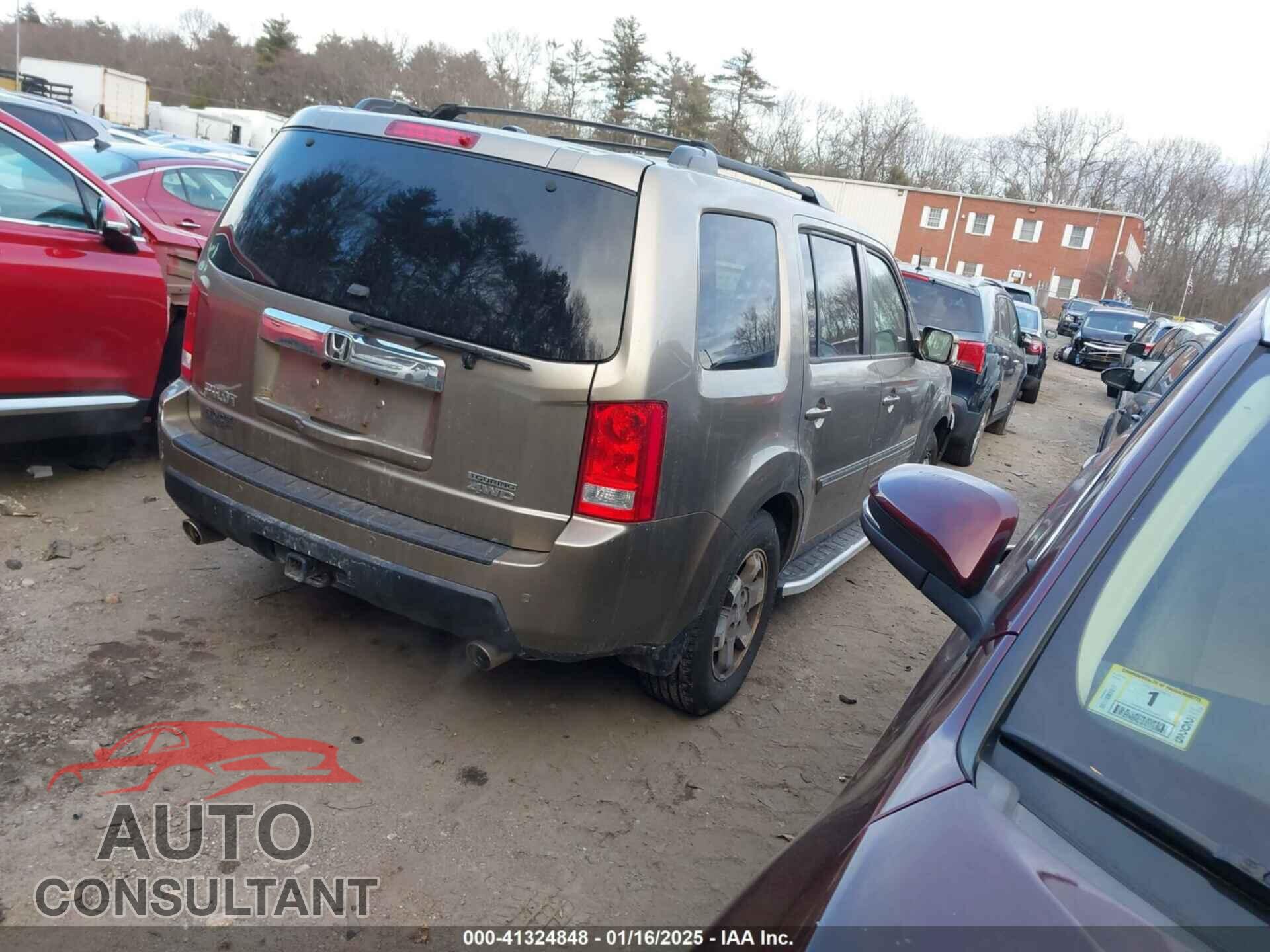 HONDA PILOT 2011 - 5FNYF4H98BB008931