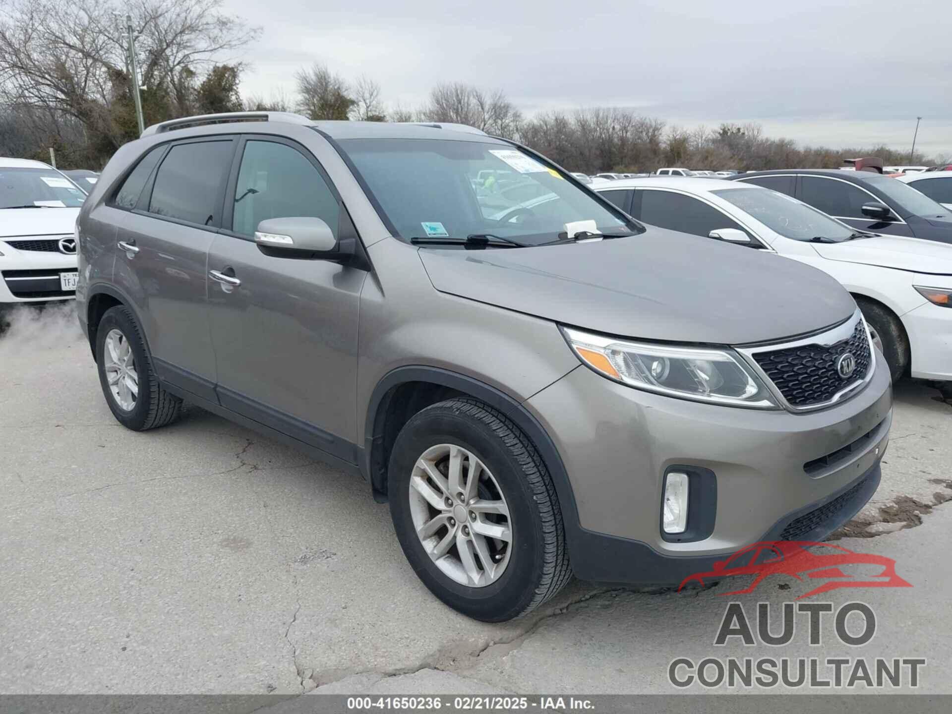 KIA SORENTO 2015 - 5XYKT4A64FG625787