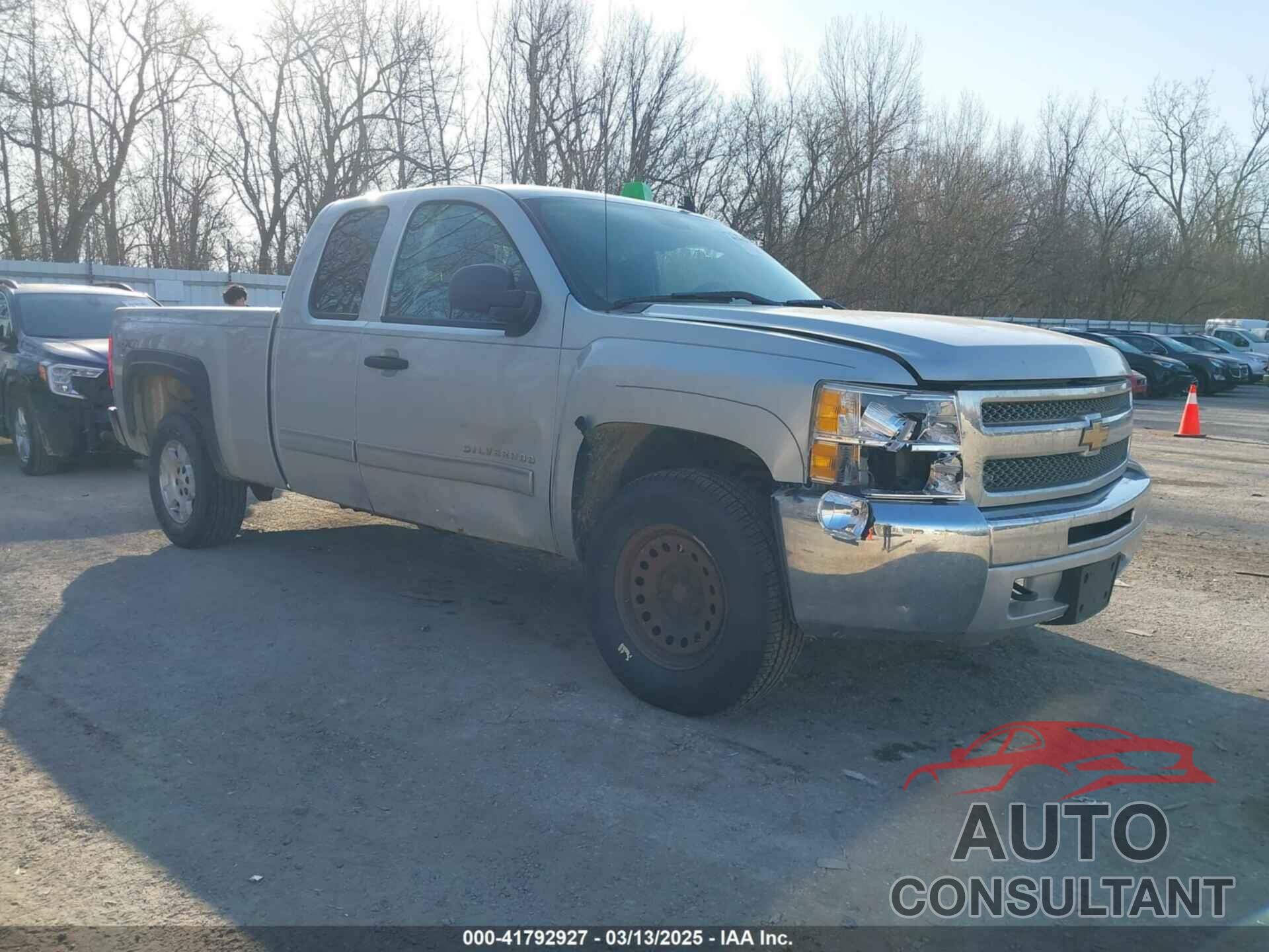CHEVROLET SILVERADO 1500 2013 - 1GCRKSE79DZ276181