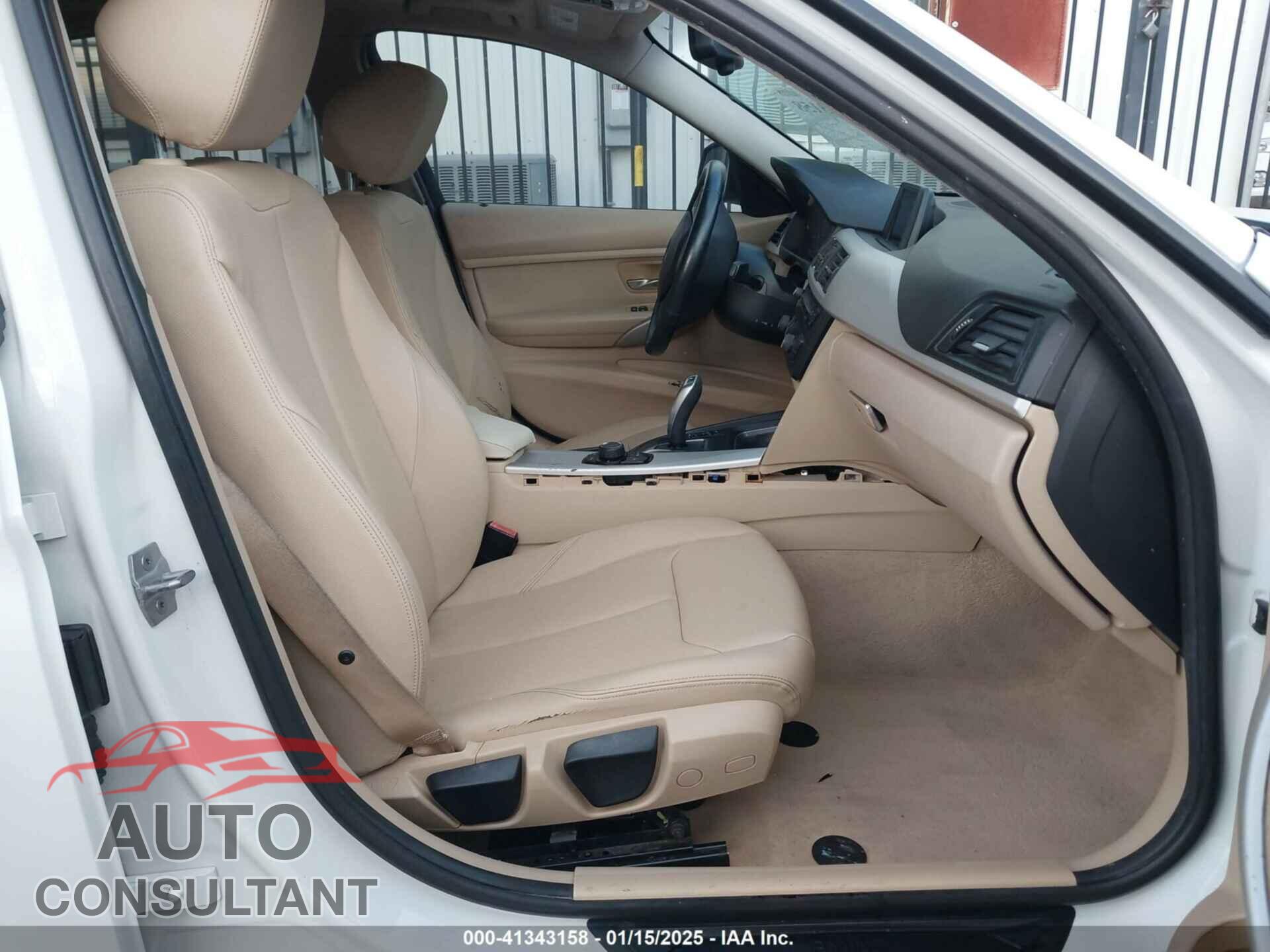 BMW 320I 2015 - WBA3B1G50FNT04520
