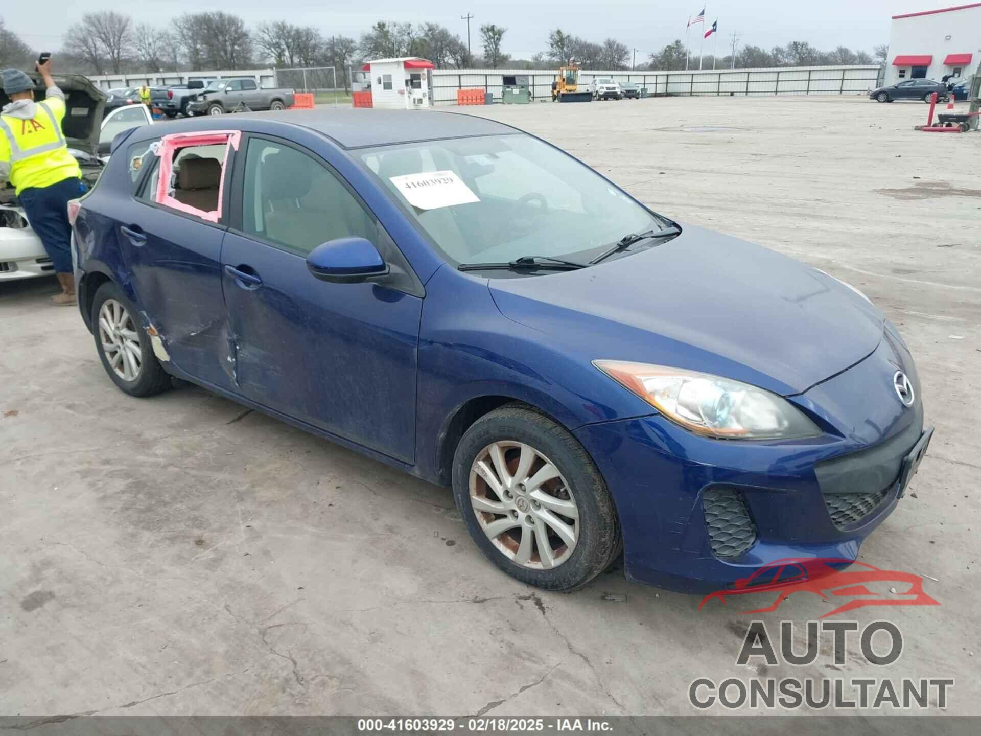 MAZDA MAZDA3 2012 - JM1BL1L70C1535312