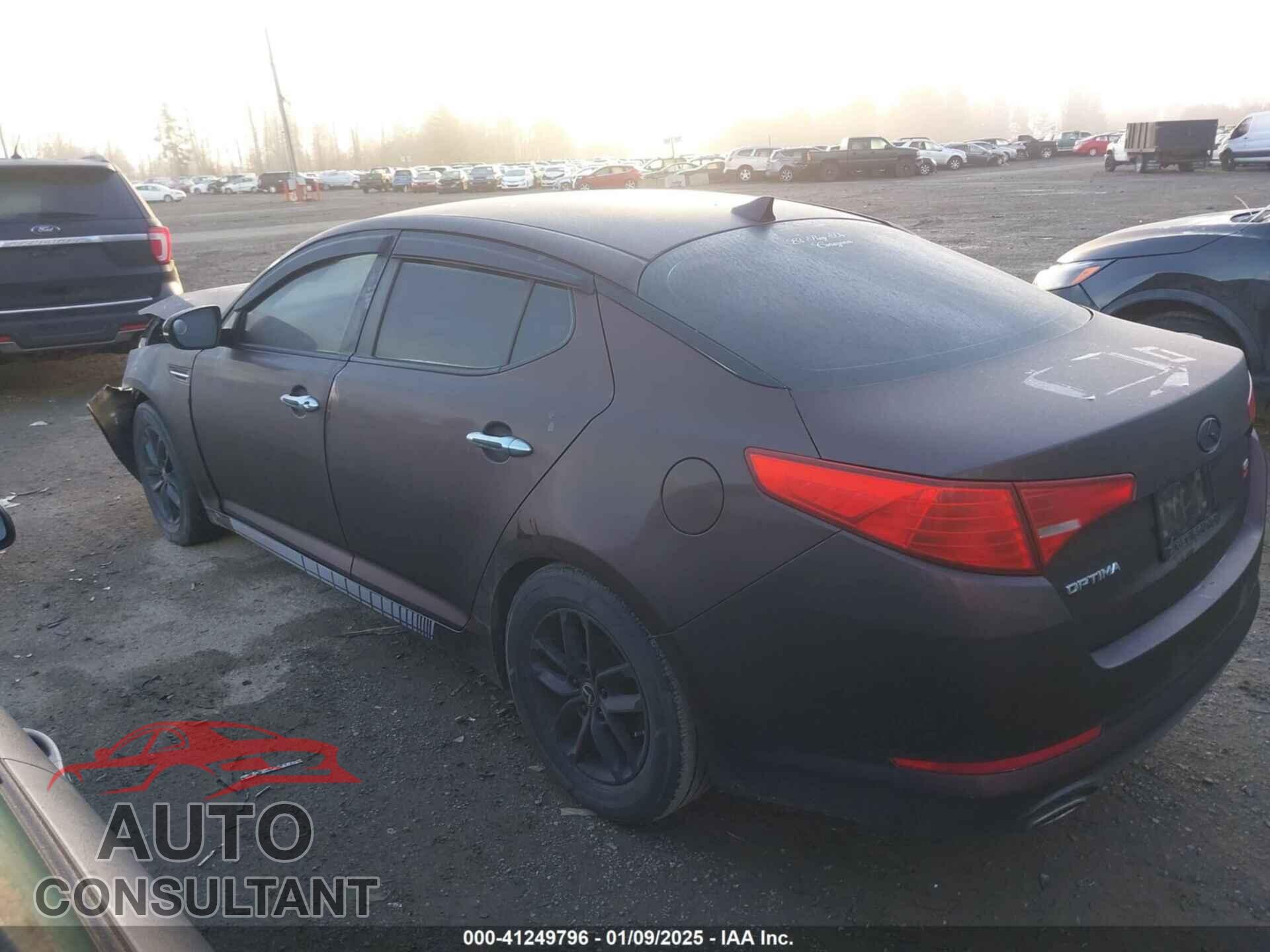KIA OPTIMA 2011 - KNAGM4A77B5080082