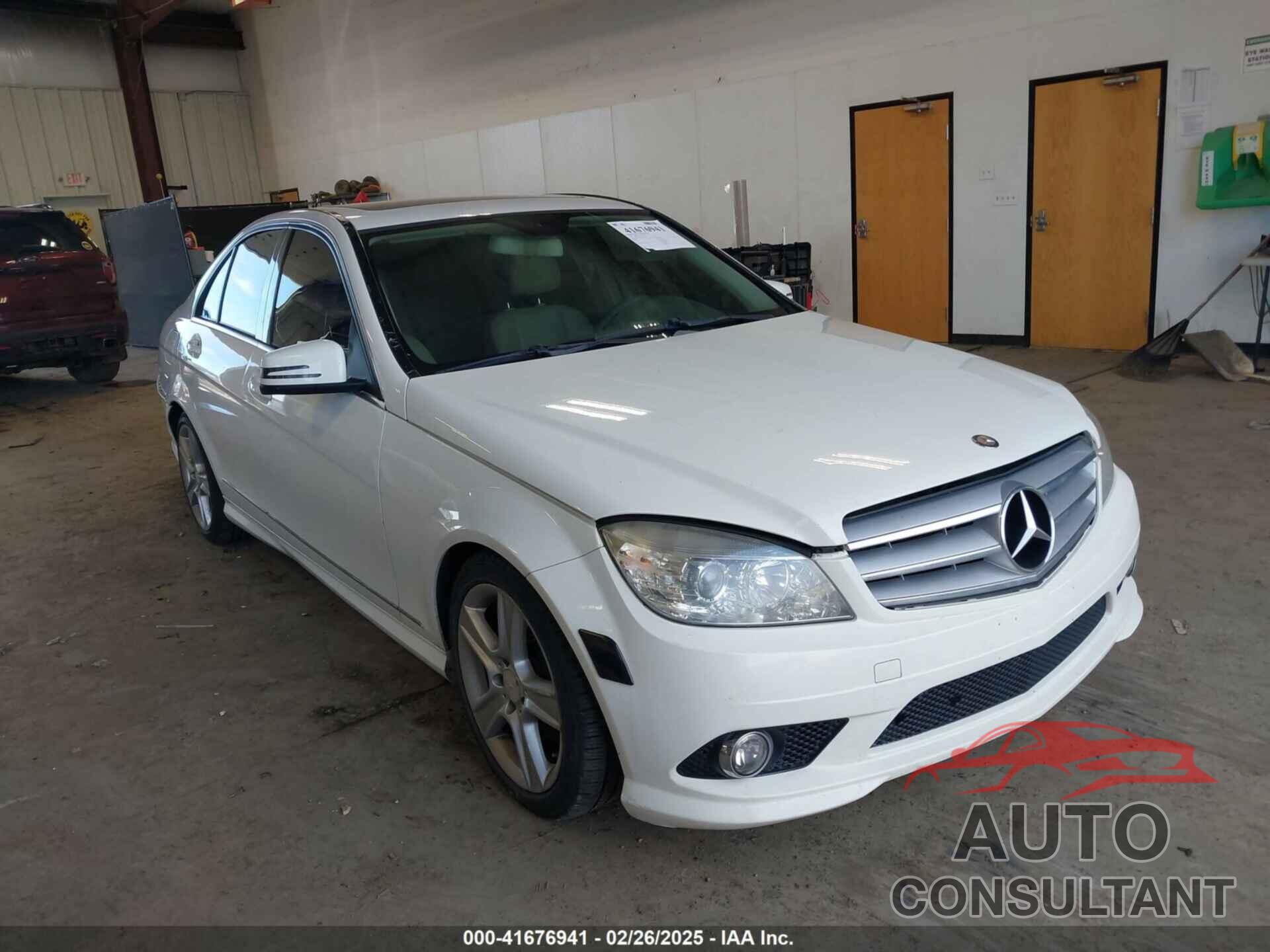 MERCEDES-BENZ C 300 2010 - WDDGF8BB8AR120755