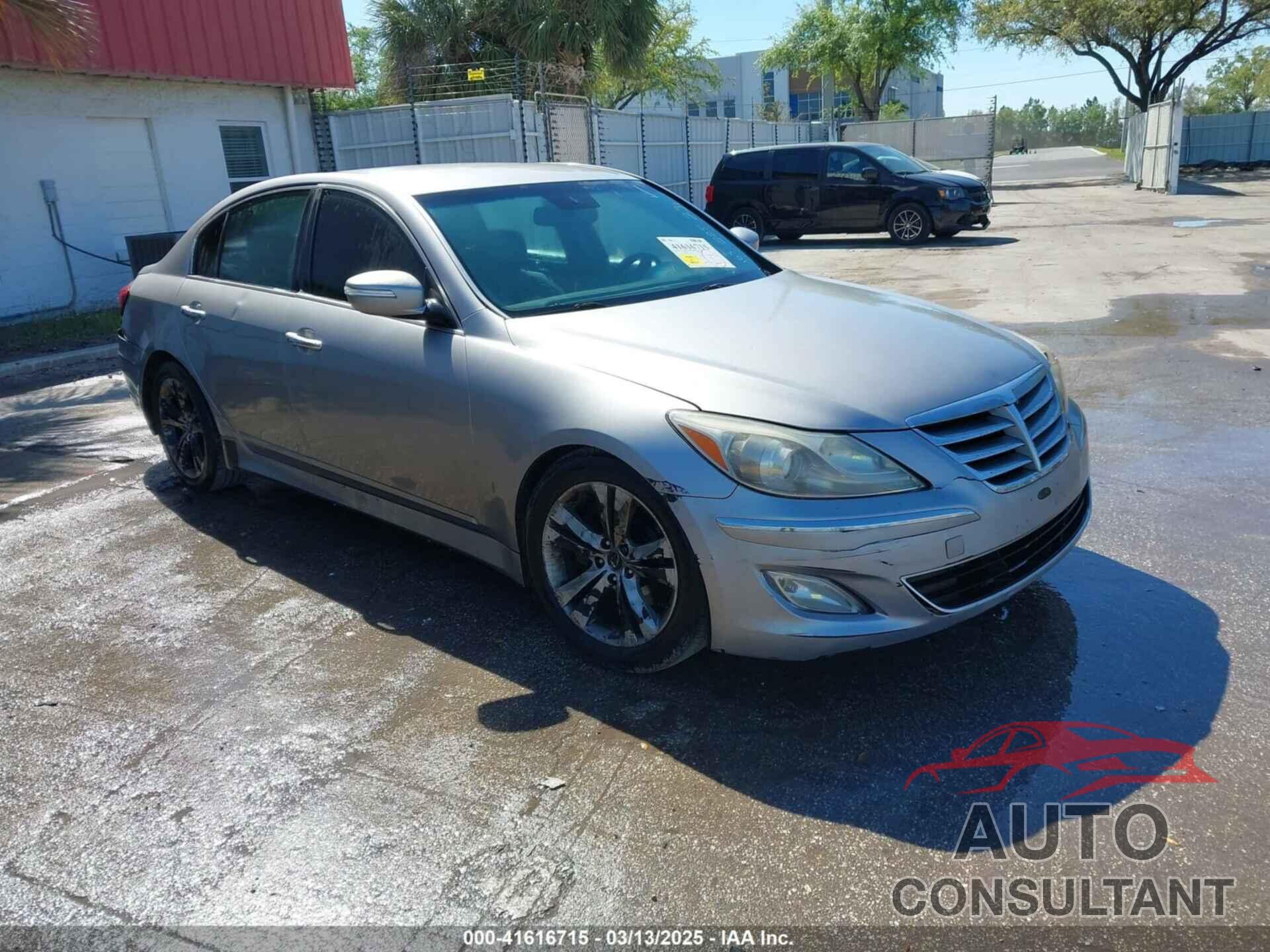 HYUNDAI GENESIS 2013 - KMHGC4DD7DU225231