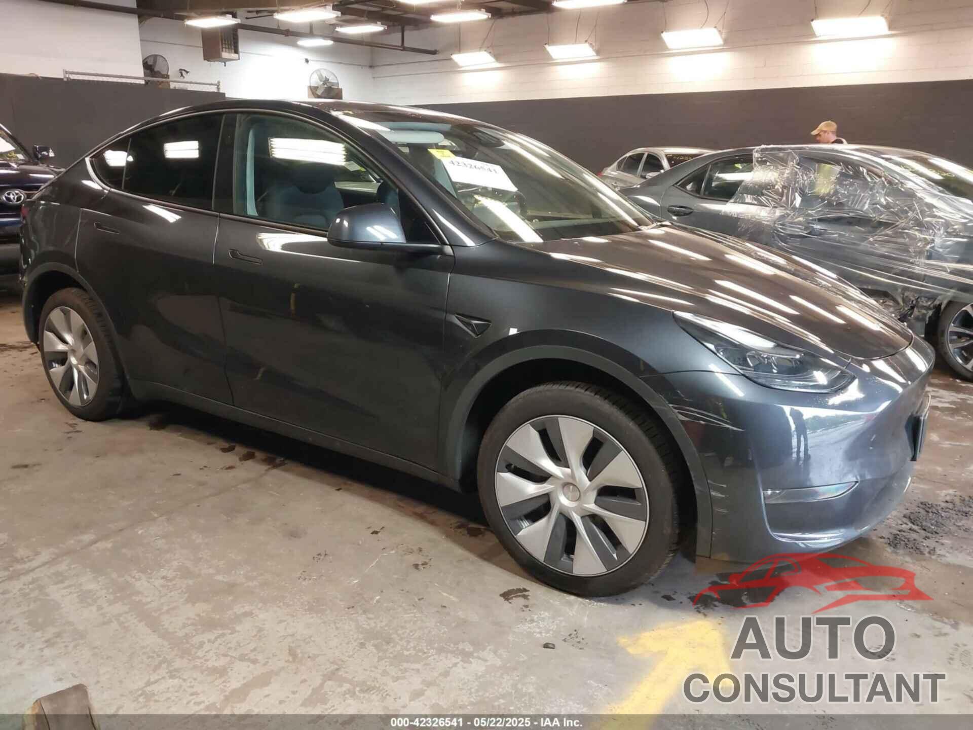 TESLA MODEL Y 2024 - 7SAYGDEE9RA236235
