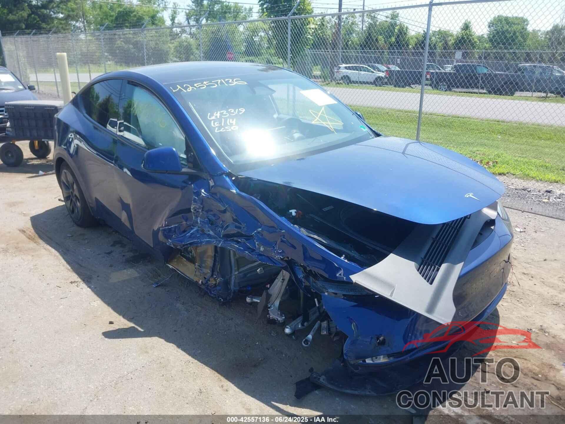 TESLA MODEL Y 2025 - 7SAYGDED1SF312692