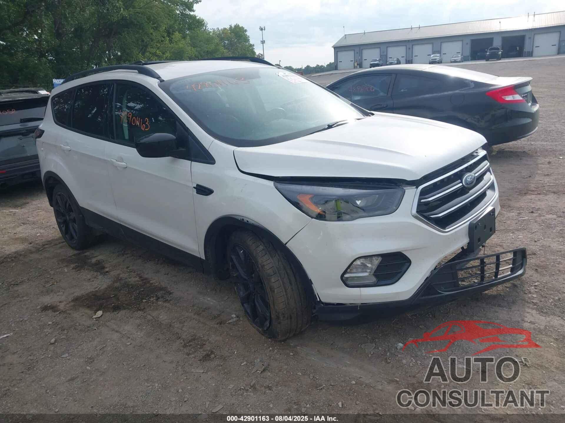 FORD ESCAPE 2017 - 1FMCU0GD7HUC34792