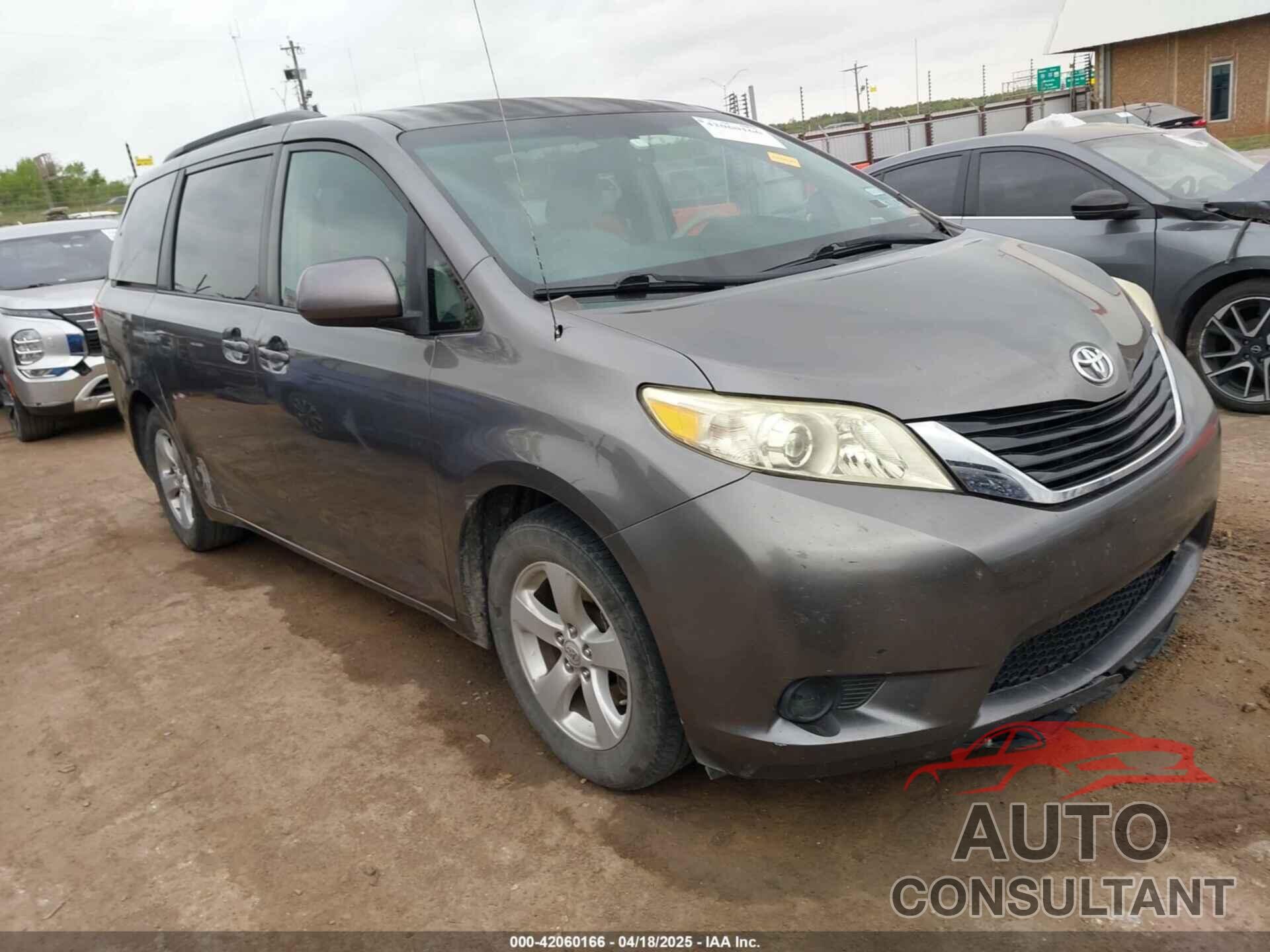 TOYOTA SIENNA 2011 - 5TDKK3DC4BS104497