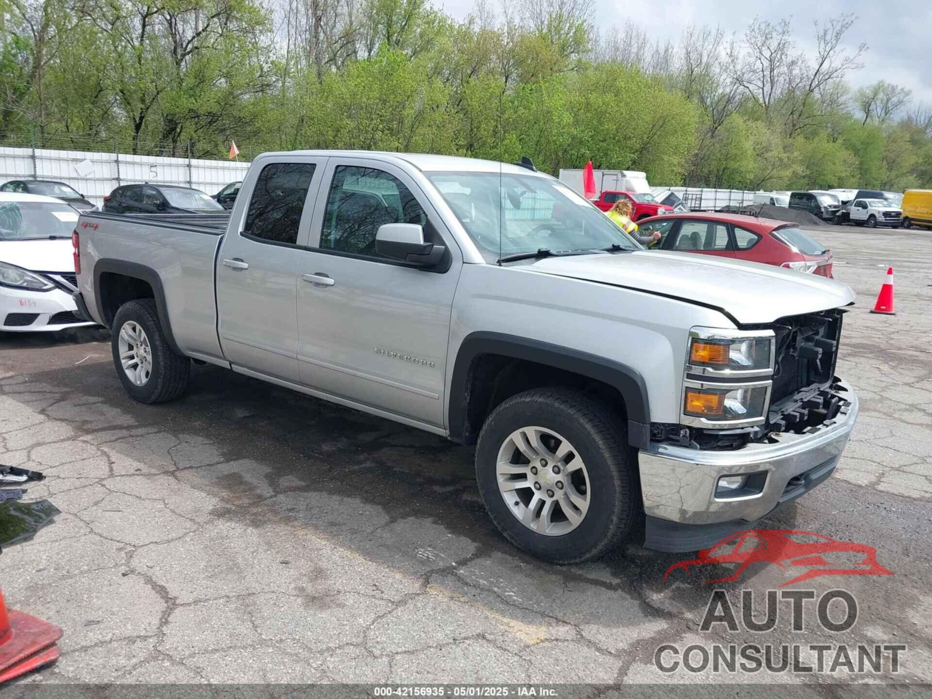 CHEVROLET SILVERADO 1500 2015 - 1GCVKREH8FZ225242