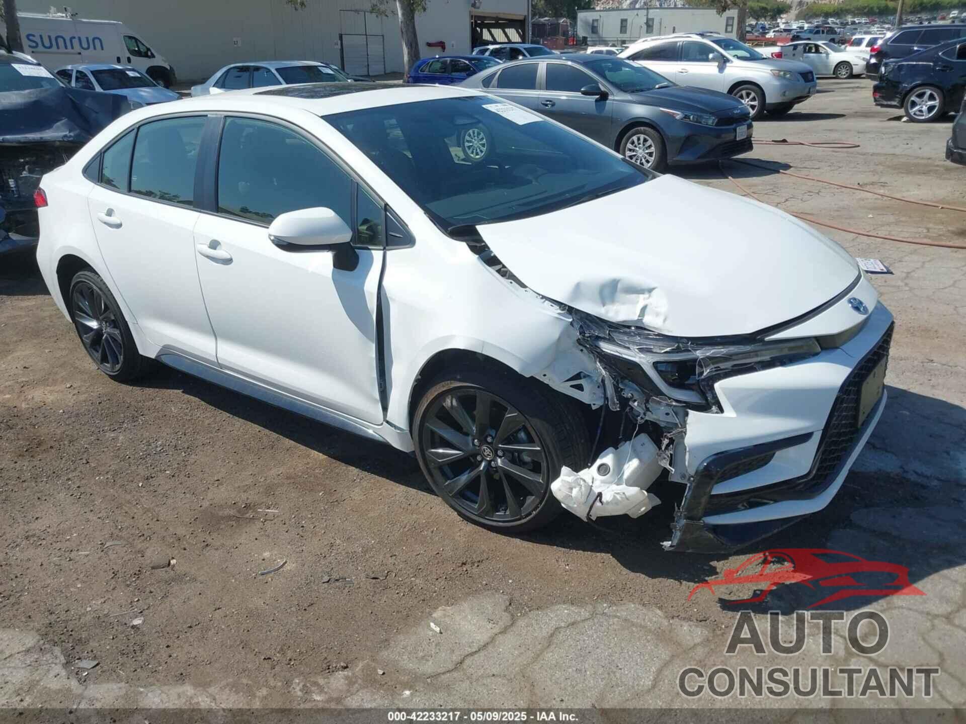 TOYOTA COROLLA 2024 - JTDBCMFE6R3042145