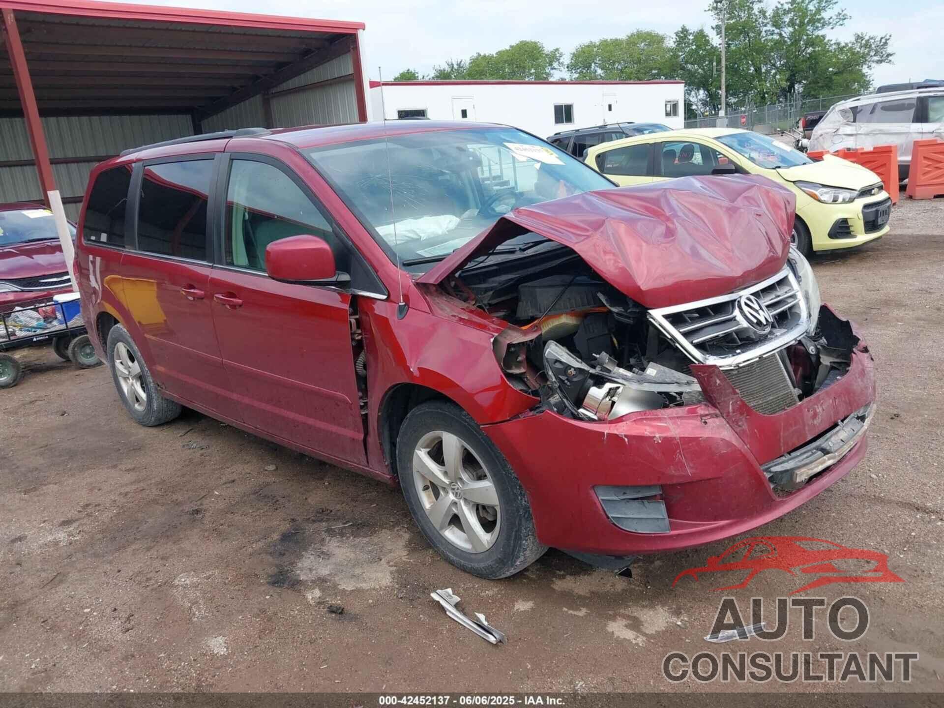 VOLKSWAGEN ROUTAN 2011 - 2V4RW3DG4BR636014