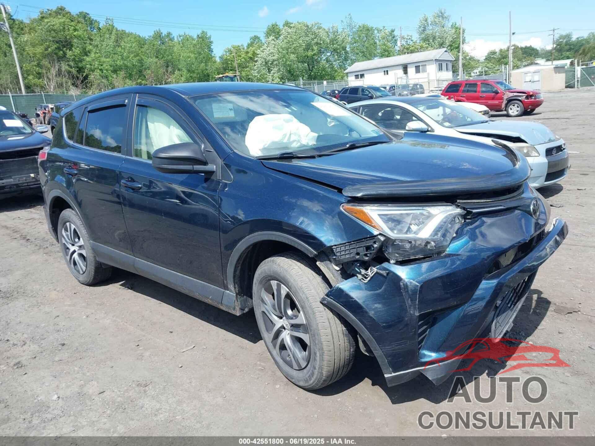 TOYOTA RAV4 2018 - JTMBFREV3JJ176097