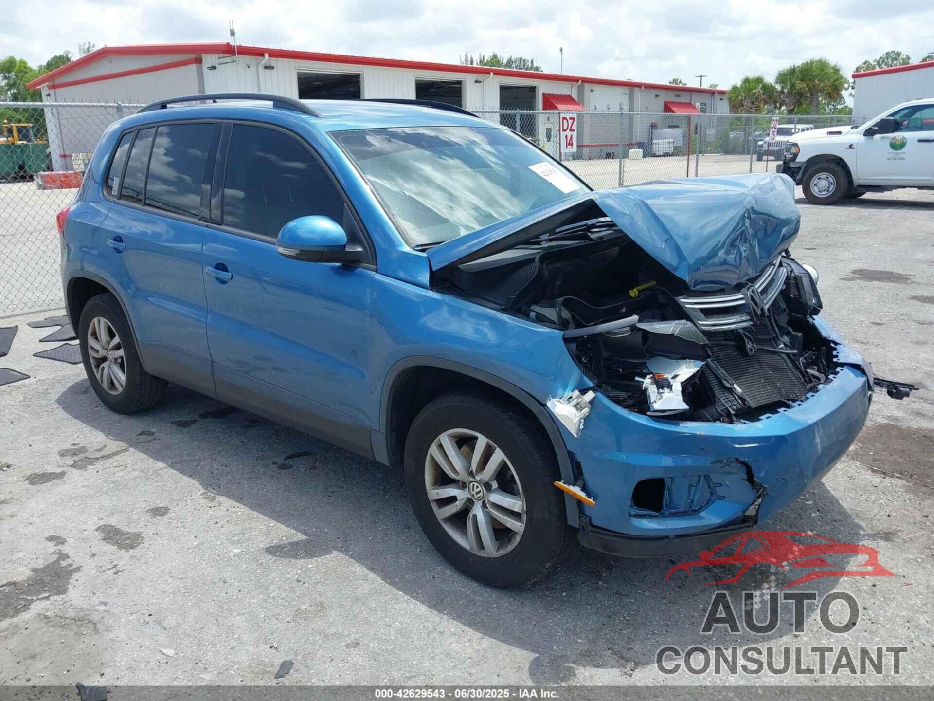 VOLKSWAGEN TIGUAN 2017 - WVGAV7AX2HK033670