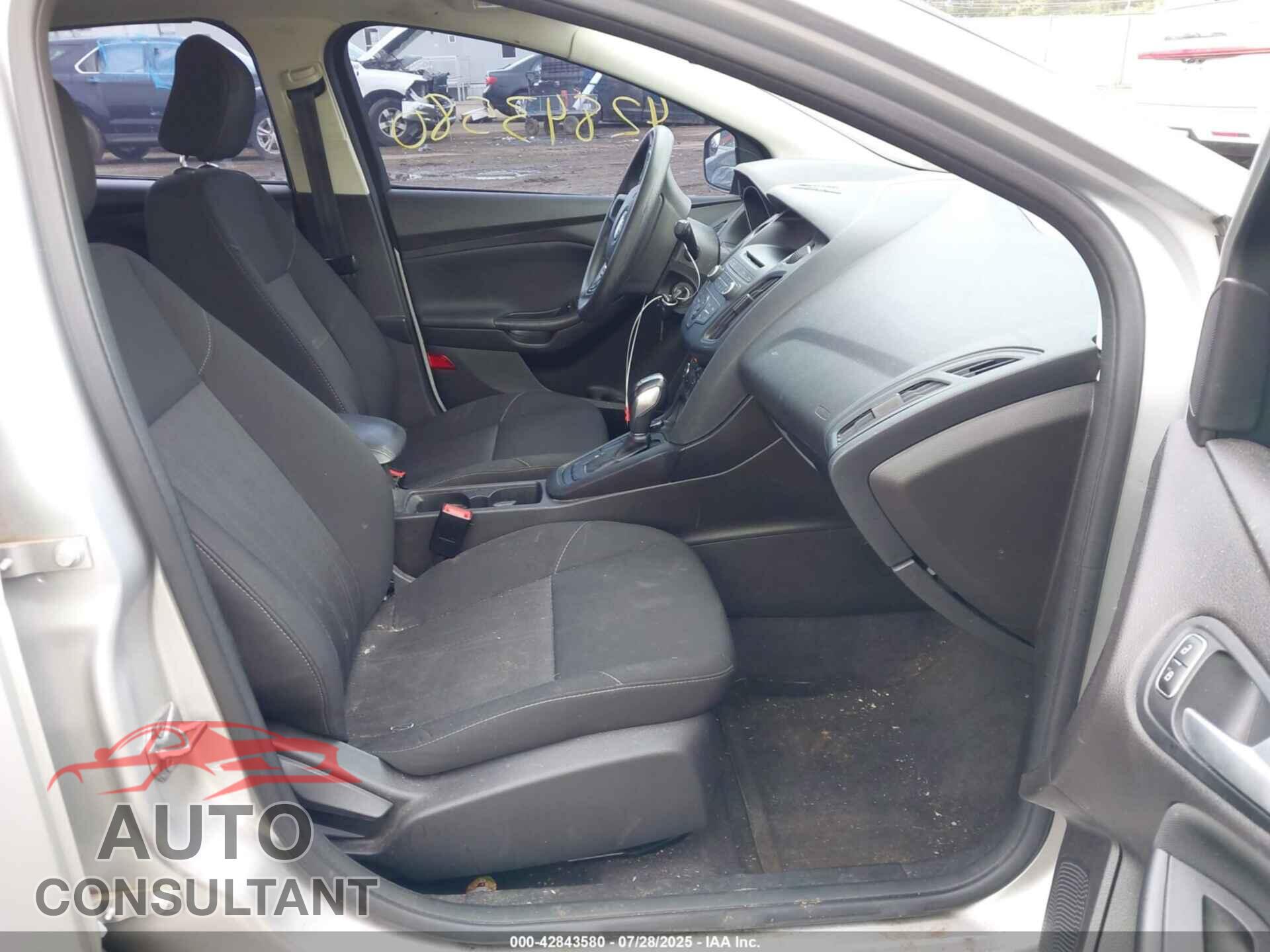 FORD FOCUS 2016 - 1FADP3FE9GL371819