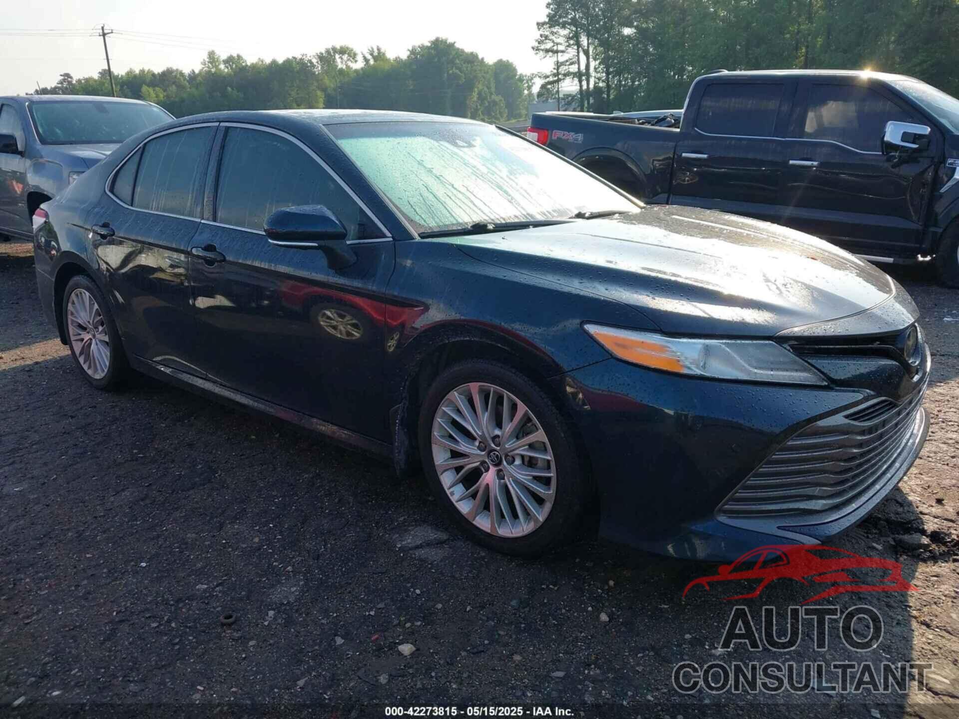 TOYOTA CAMRY 2018 - 4T1B11HK2JU525620