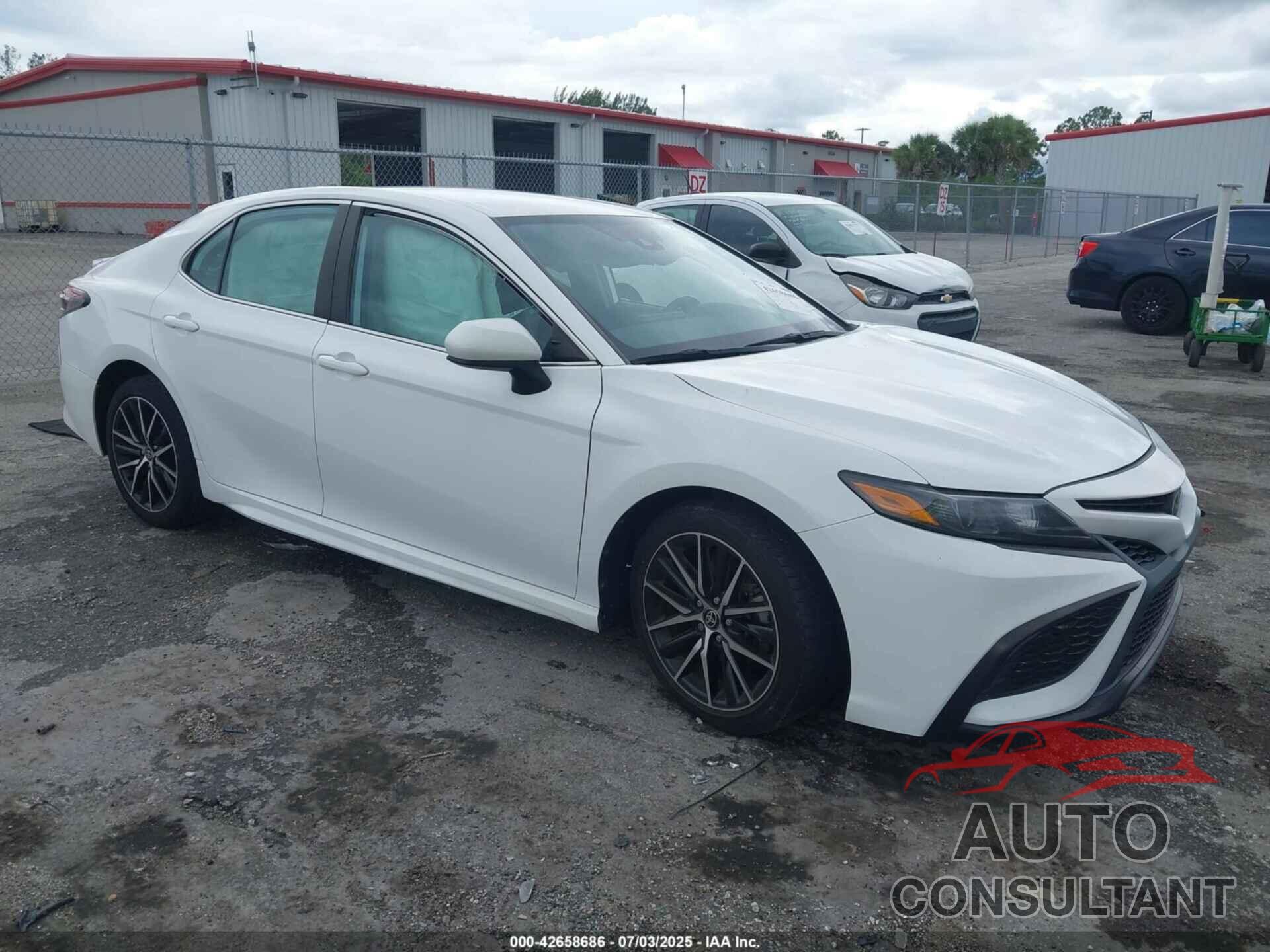 TOYOTA CAMRY 2021 - 4T1G11AK4MU571700